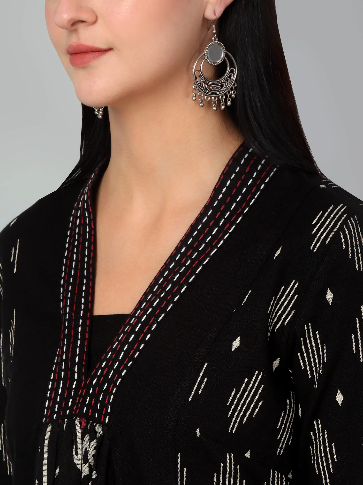 Women's Casual V Neck Black All over Printed Knee Length Kurti - Image 5