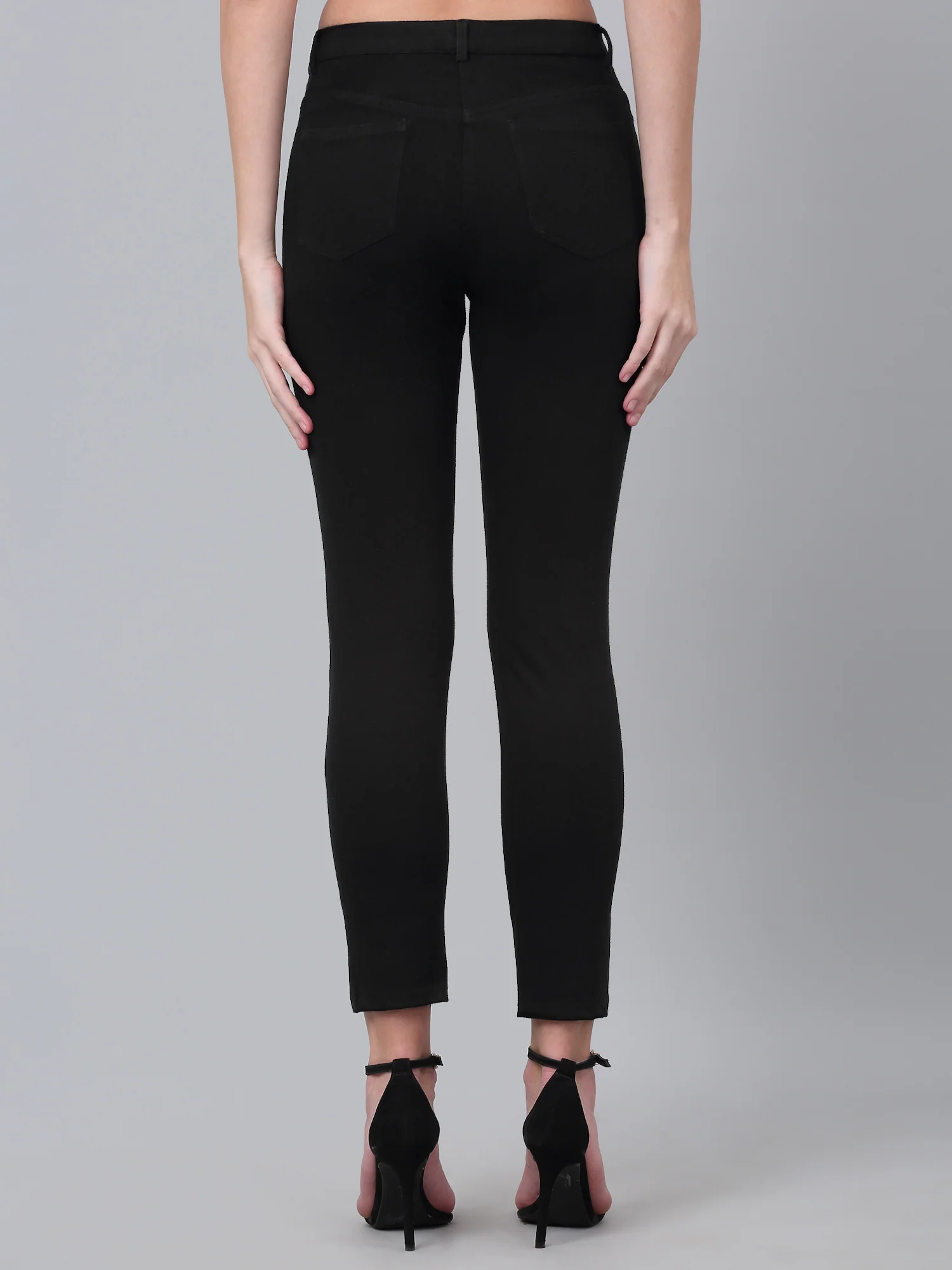 Women's Black Solid Jegging Pant - Image 5