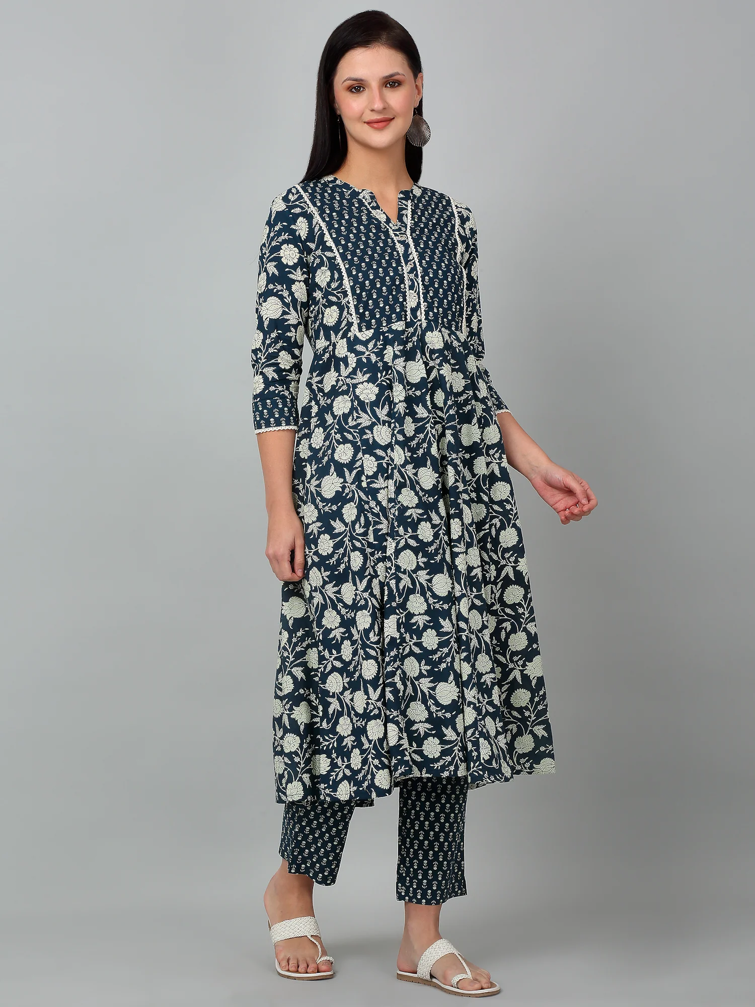 Women's Casual Blue Printed Palazzo Set - Image 3