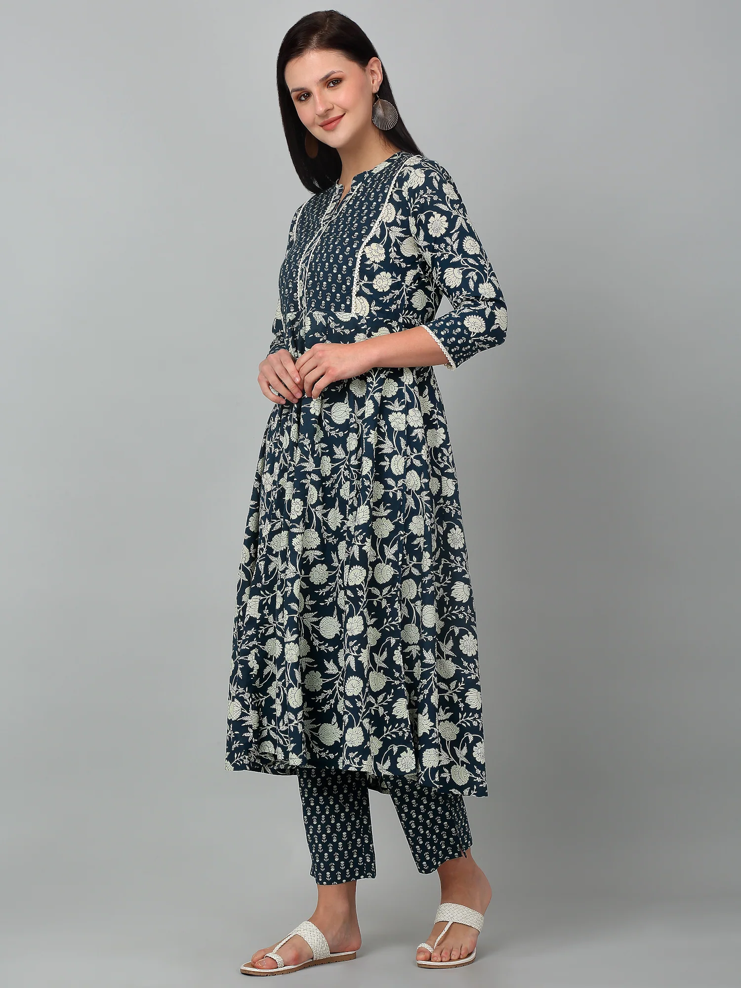 Women's Casual Blue Printed Palazzo Set - Image 4