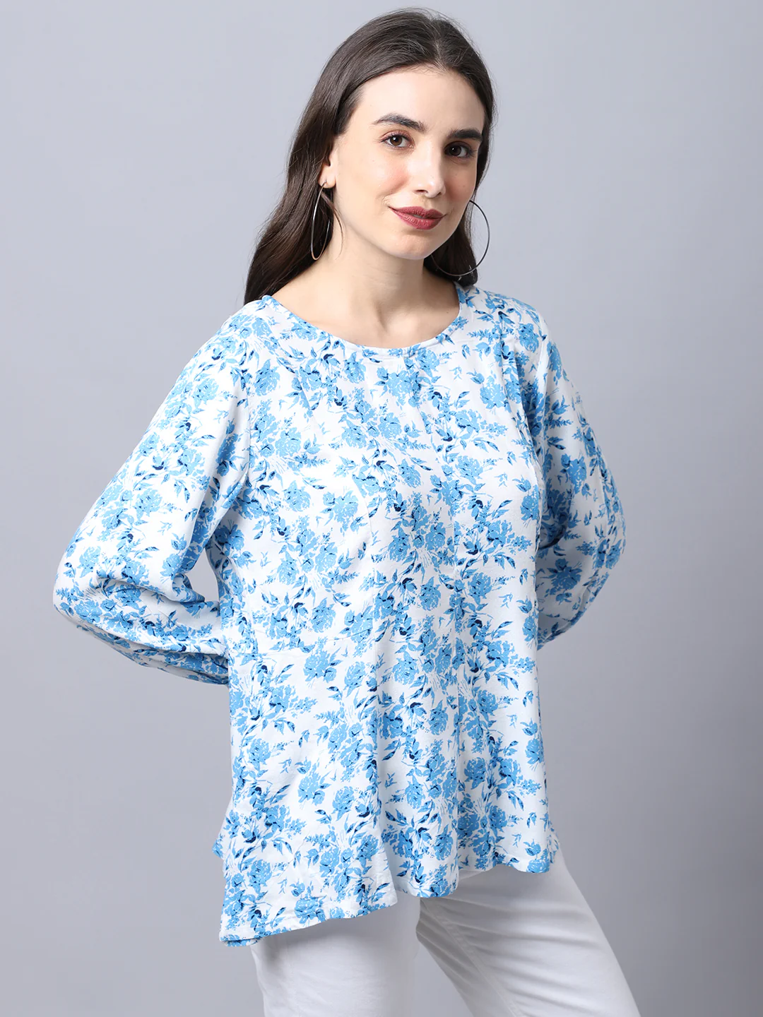 Women's Casual  Blue Floral Print Round neck Top - Image 4