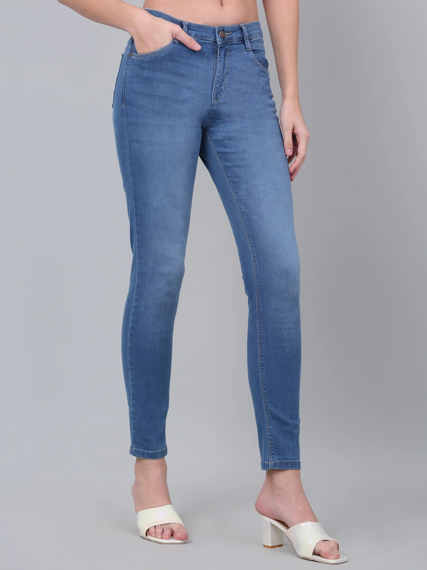 Women's Casual Skinny Fit Light mercerised Blue Heavy Fade Mid rise Jeans - Image 4