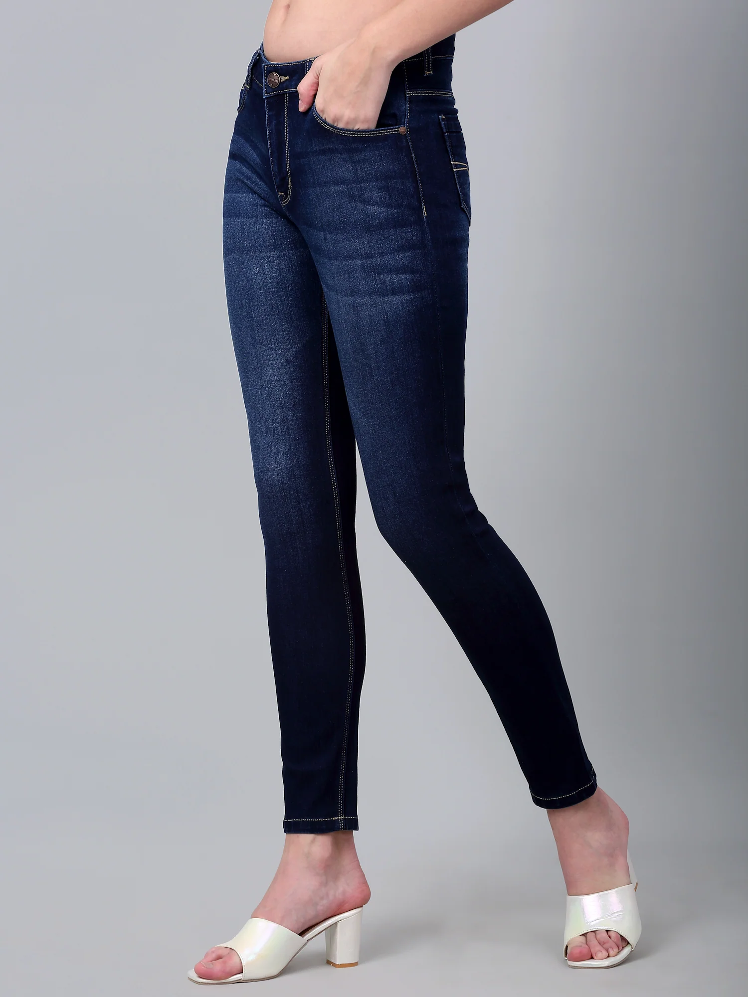 Women's Casual Skinny Fit Dark mercerised Blue Light Fade Mid rise Jeans - Image 3