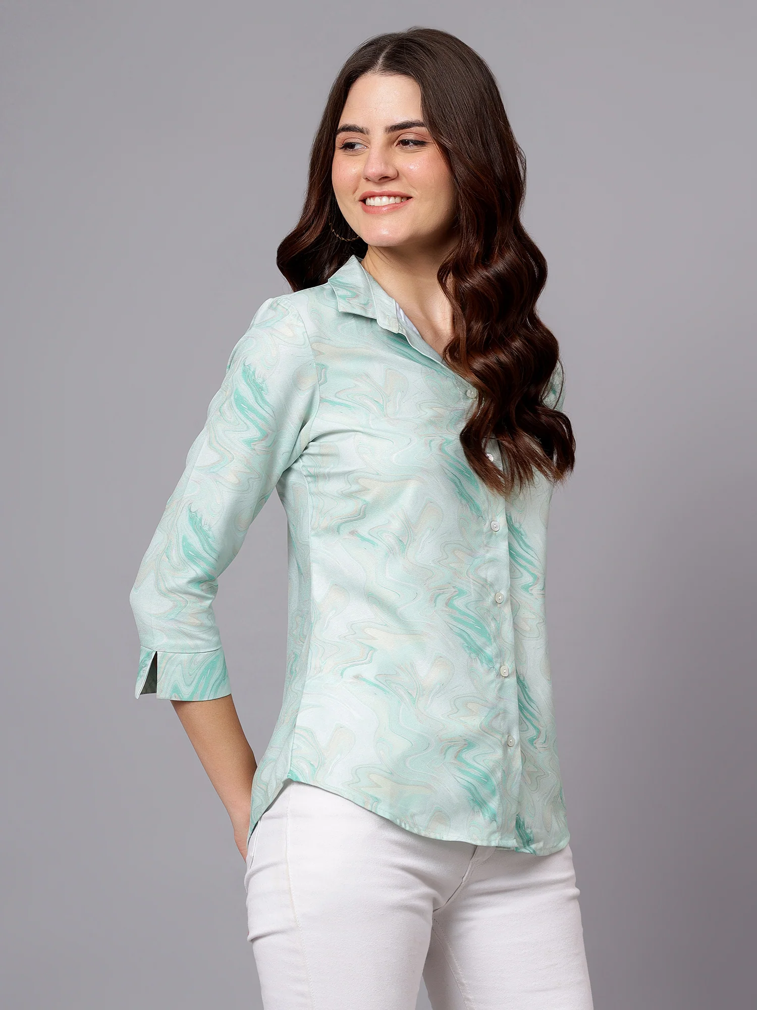 Women's Green Abstract Print Casual Top - Image 4