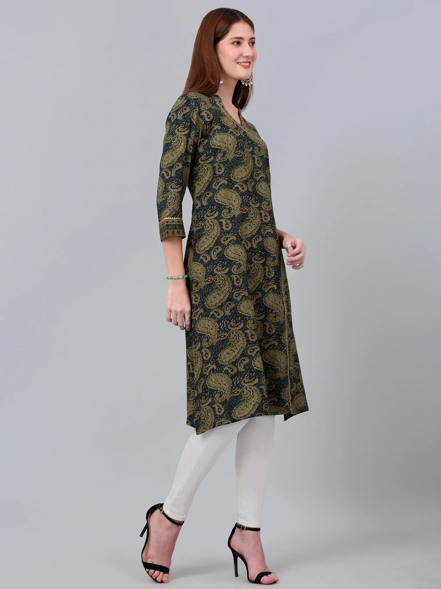 Women's Green Paisley Printed Three Quarter Sleeves Kurti - Image 3