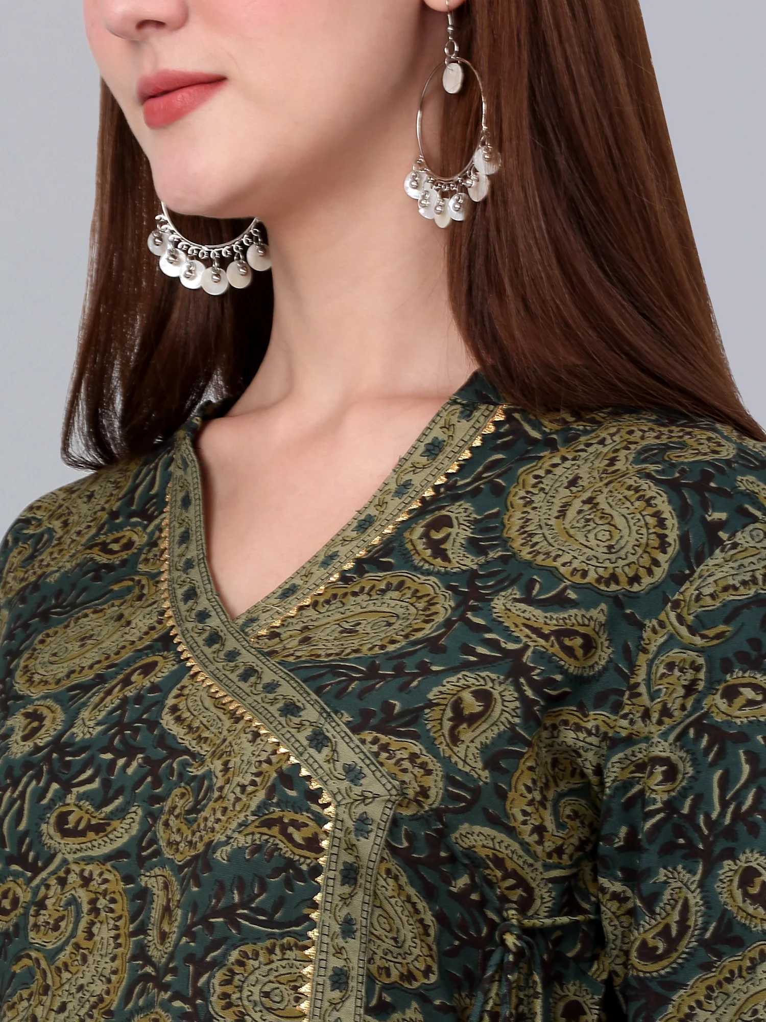 Women's Green Paisley Printed Three Quarter Sleeves Kurti - Image 5