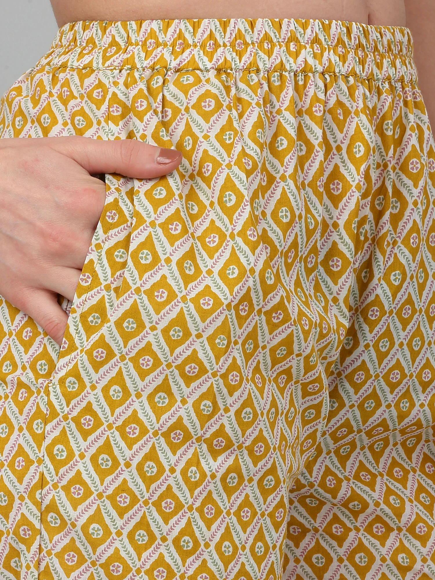 Women's Casual Mustard Printed Palazzo Set - Image 5