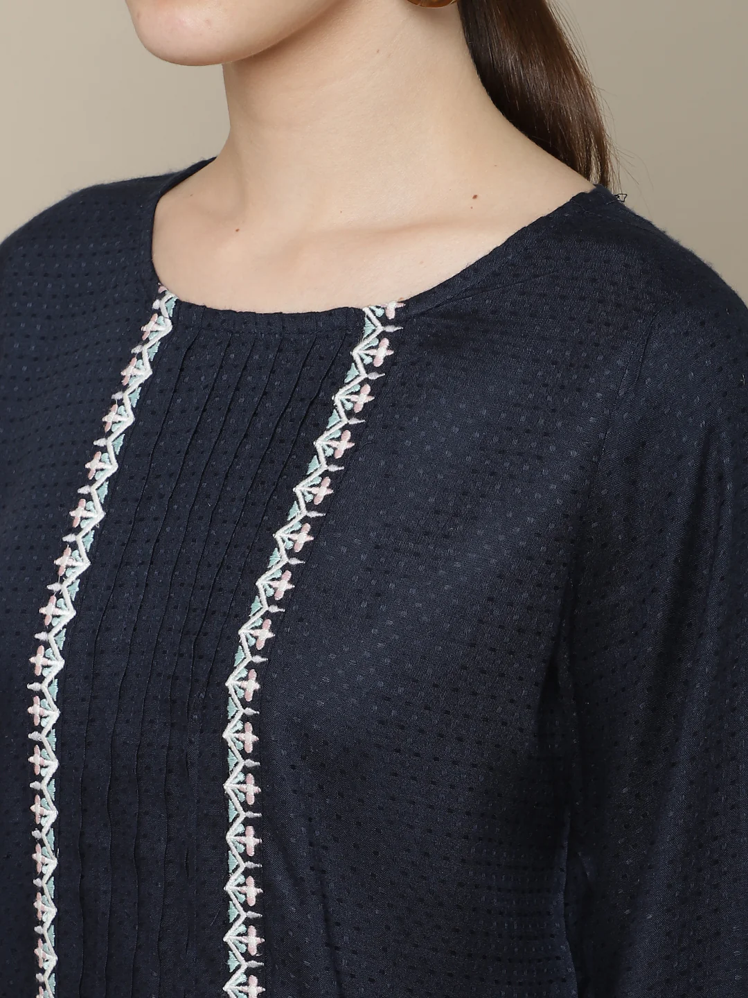 Women's Casual  Navy Blue Solid Round neck Tunic - Image 6