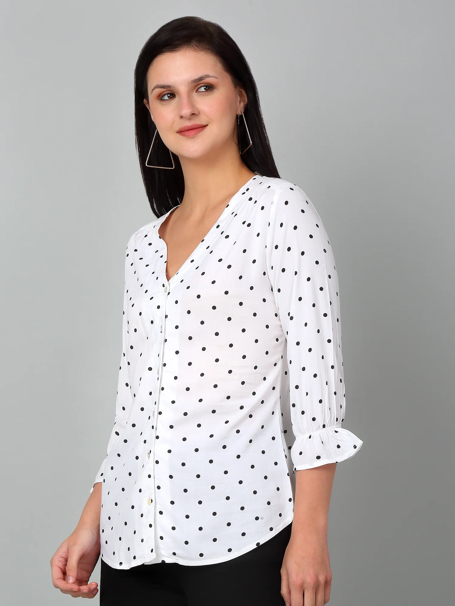 Women's Casual  Offwhite Polka dot Print V neck Top - Image 4