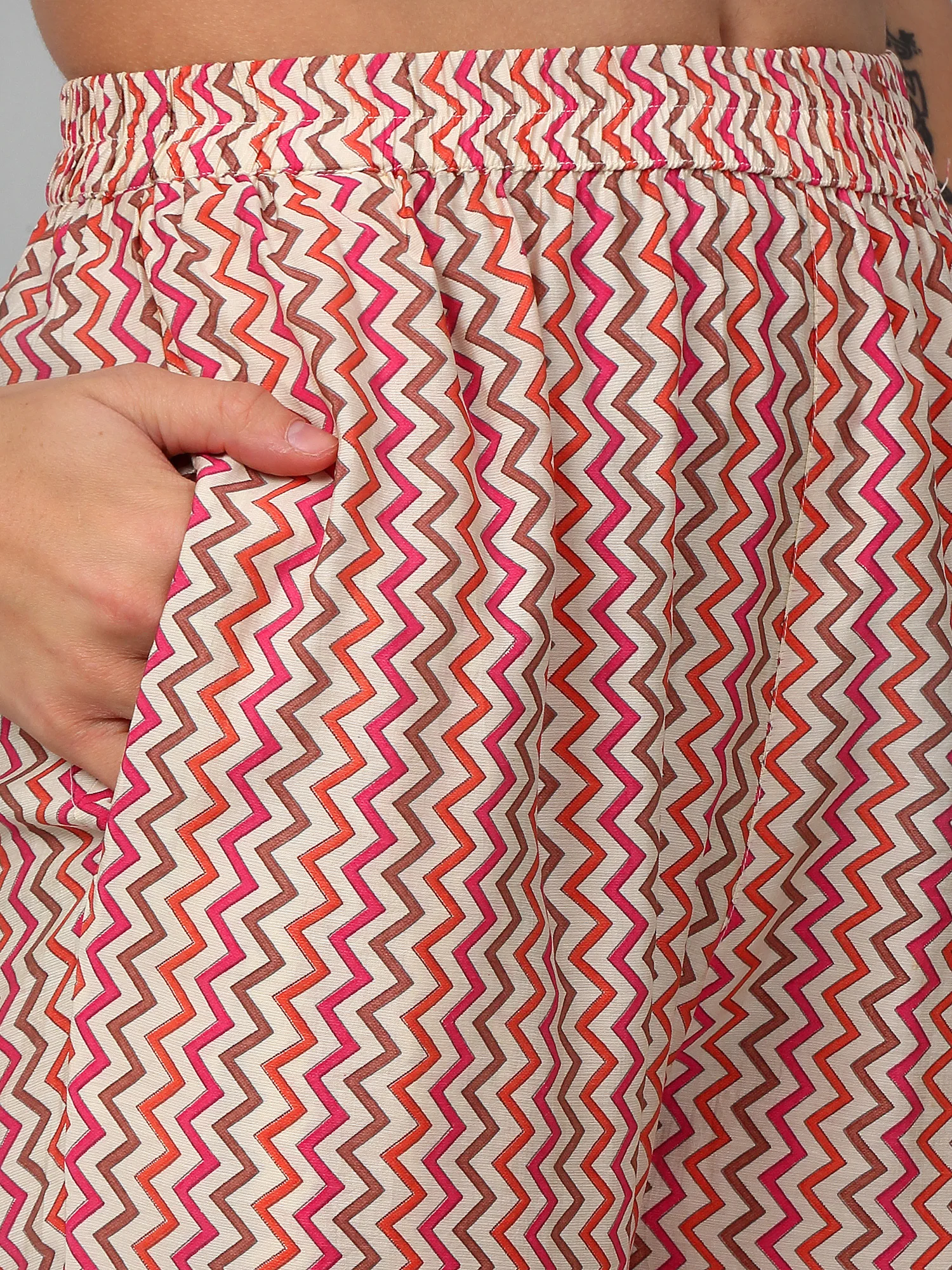 Women's Casual Peach Printed Palazzo Set - Image 6