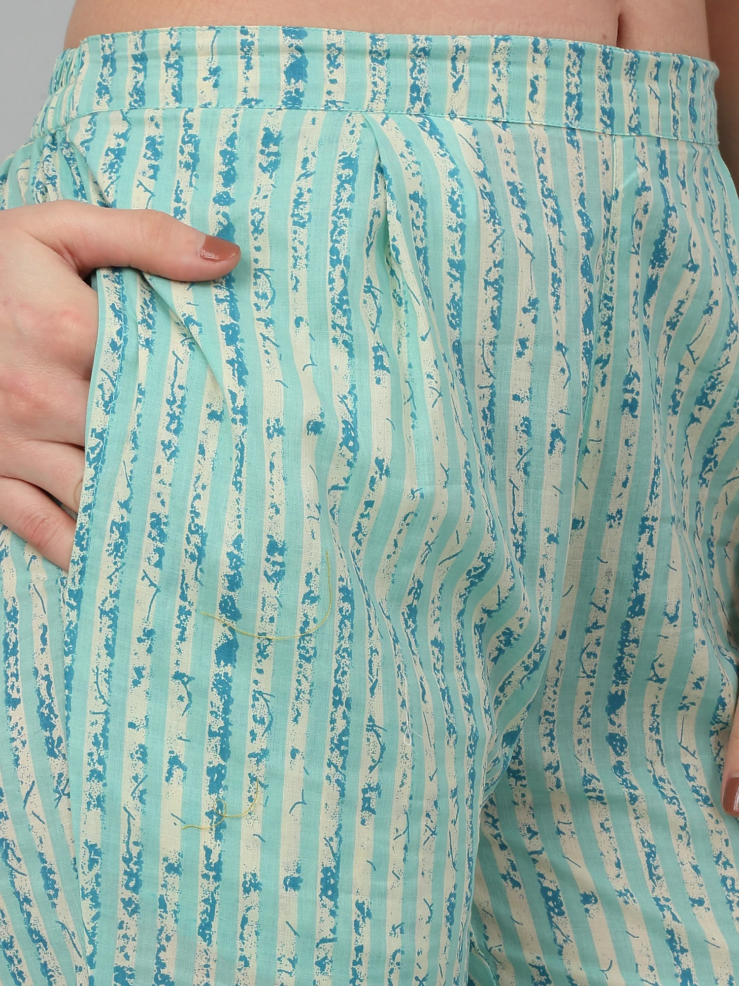 Women's Casual Offwhite Printed Palazzo Set - Image 3
