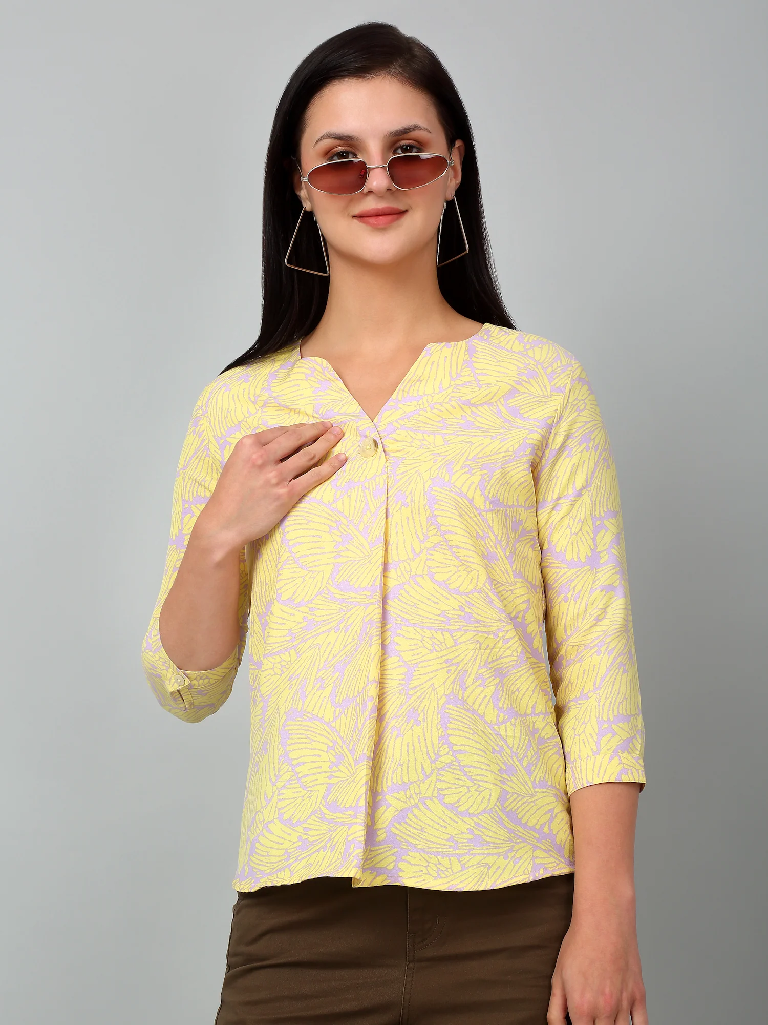 Women's Casual  Yellow Abstract Print V neck Top - Image 6
