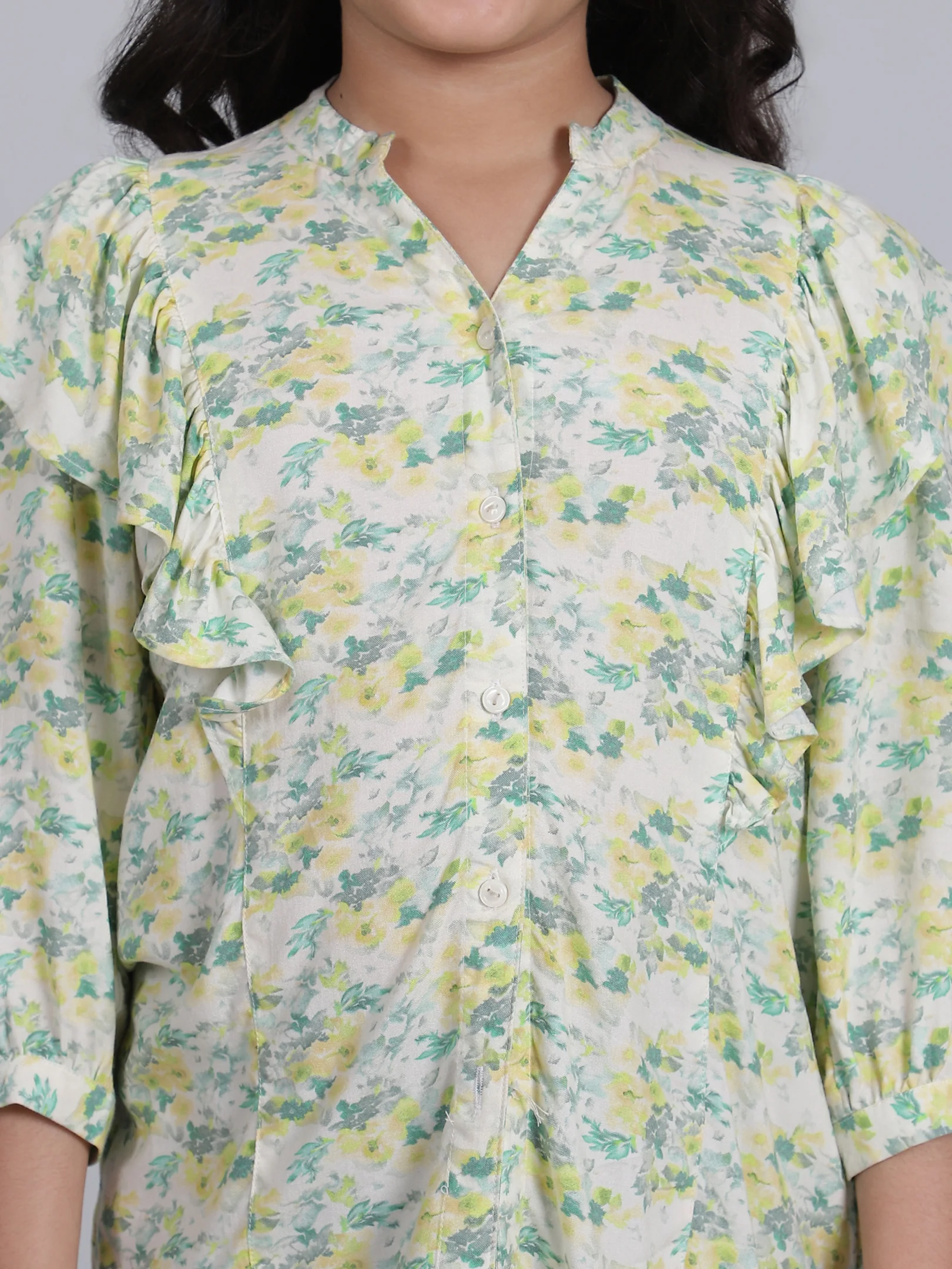Girls Printed Green V-Neck 3/4th Sleeves Casual Top - Image 6