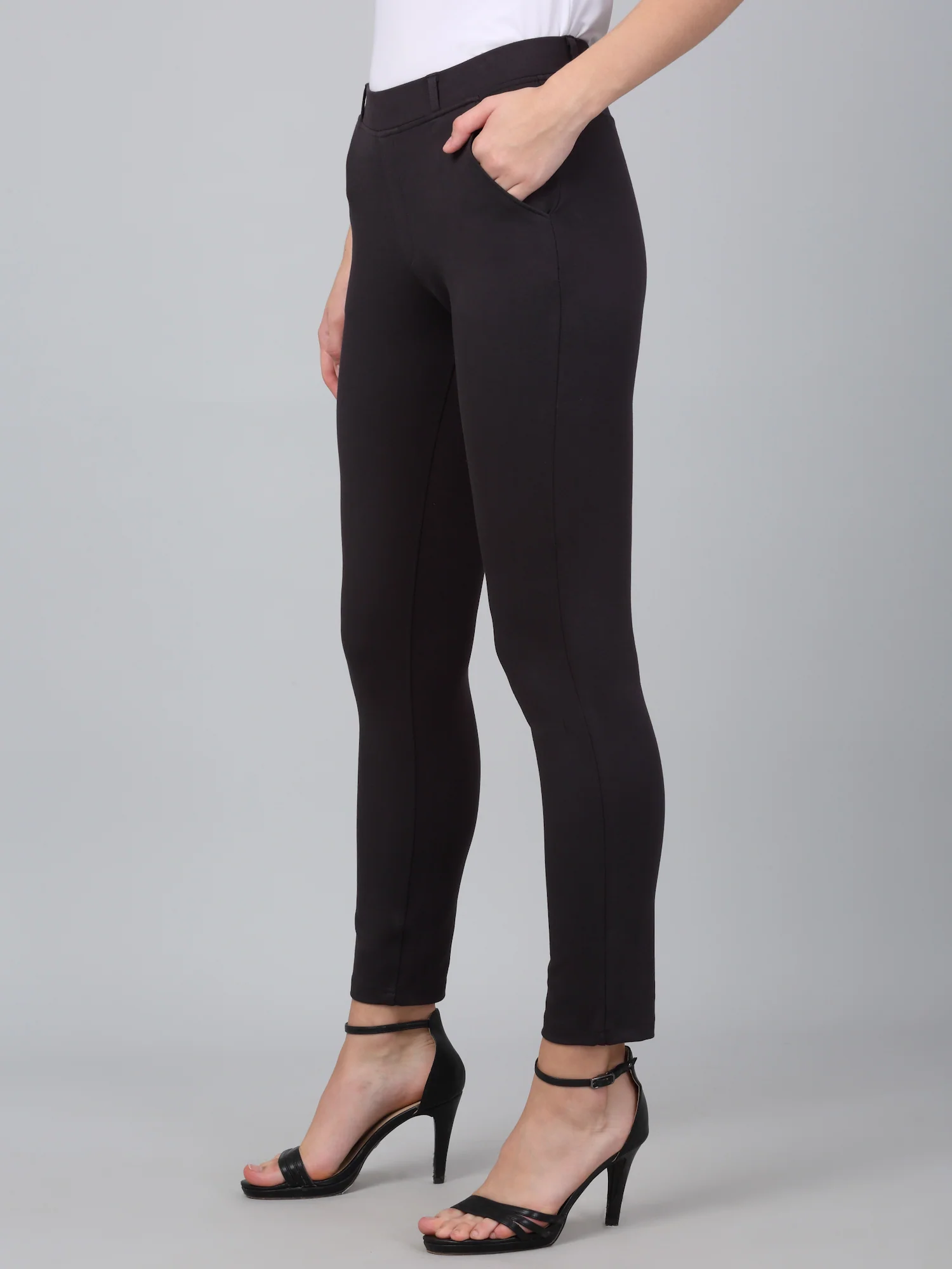 Grey Solid Ankle Length Regular Fit Jegging For Women - Image 4