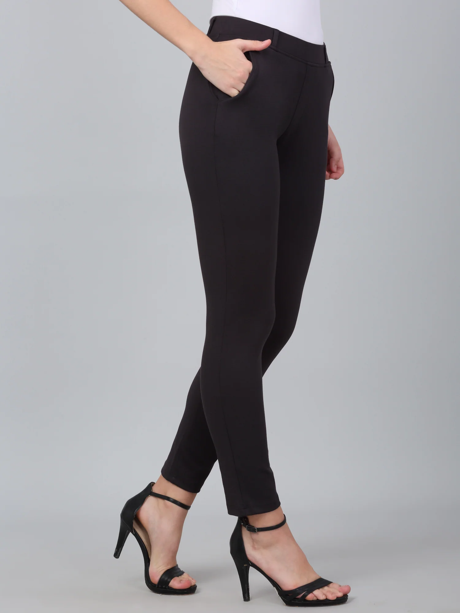 Grey Solid Ankle Length Regular Fit Jegging For Women - Image 5