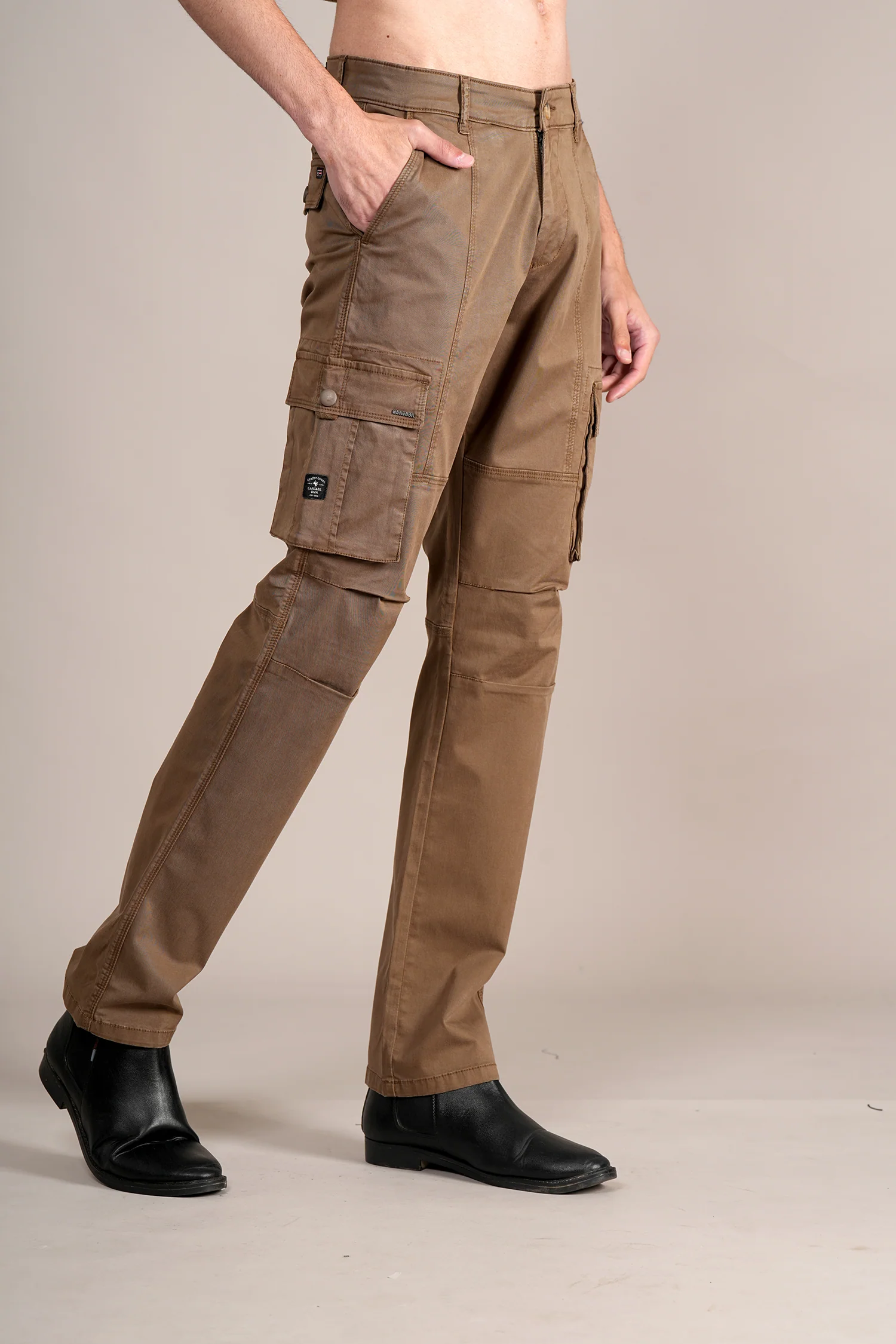 Men Brown Solid Casual Cargo Pant - Image 4