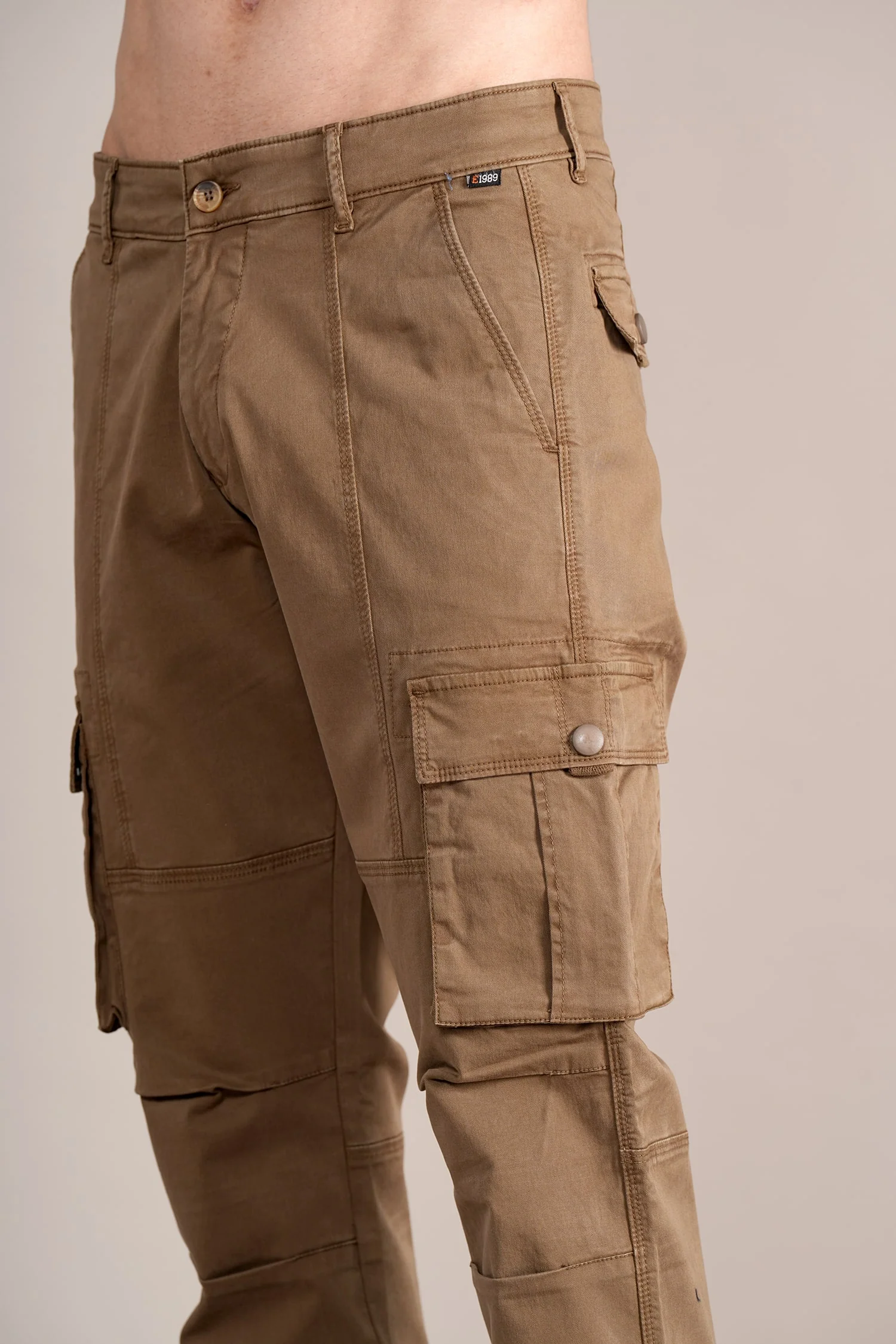 Men Brown Solid Casual Cargo Pant - Image 6