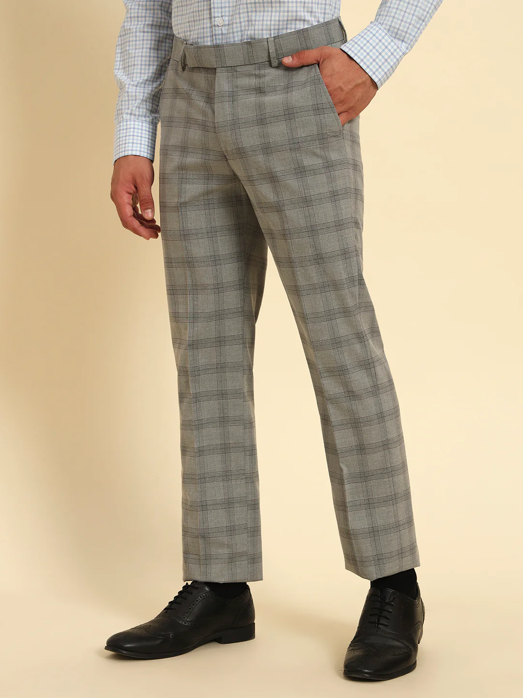 Men Gery Checkered Regular Fit Formal Trouser - Image 4