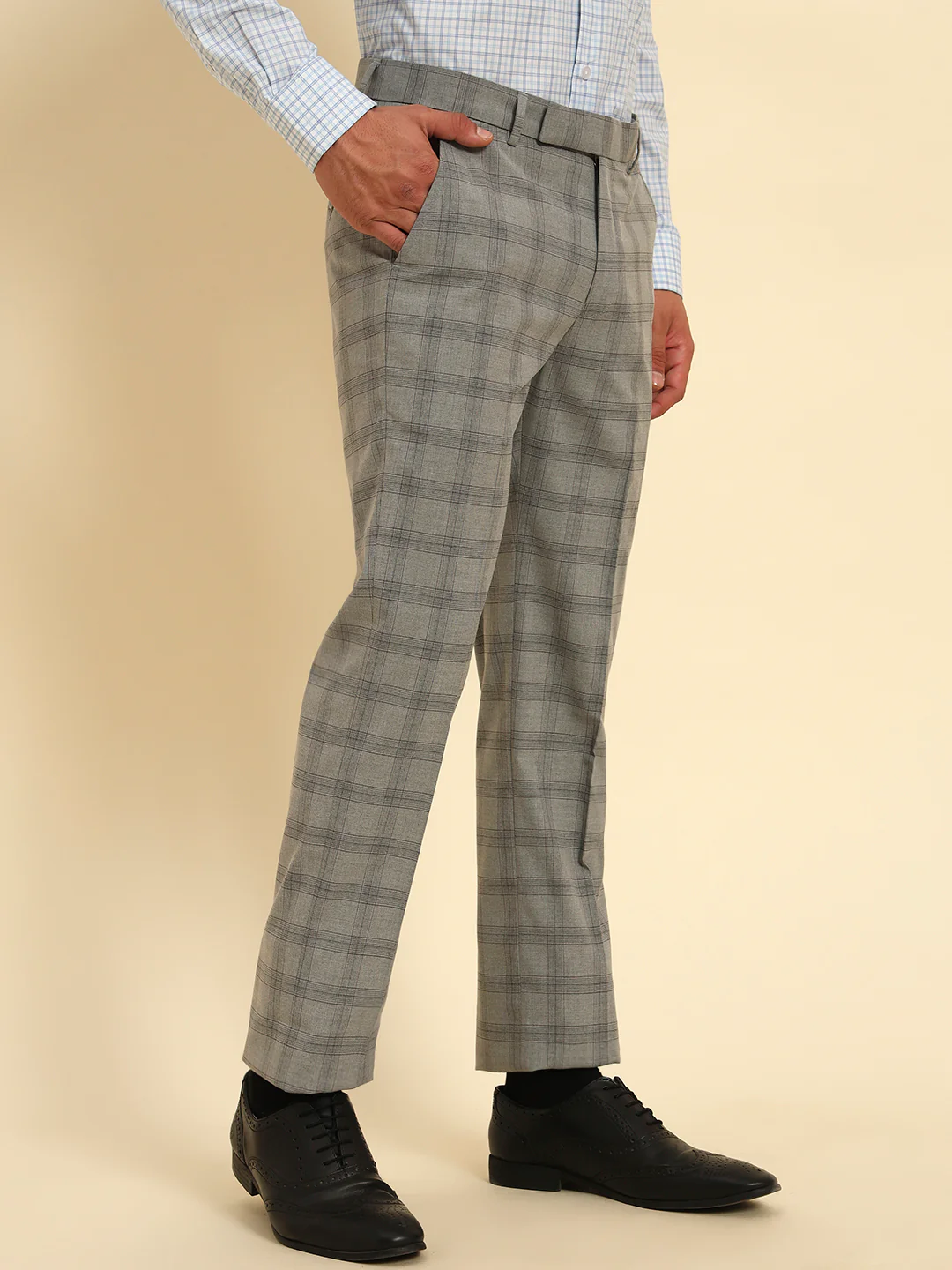 Men Gery Checkered Regular Fit Formal Trouser - Image 5