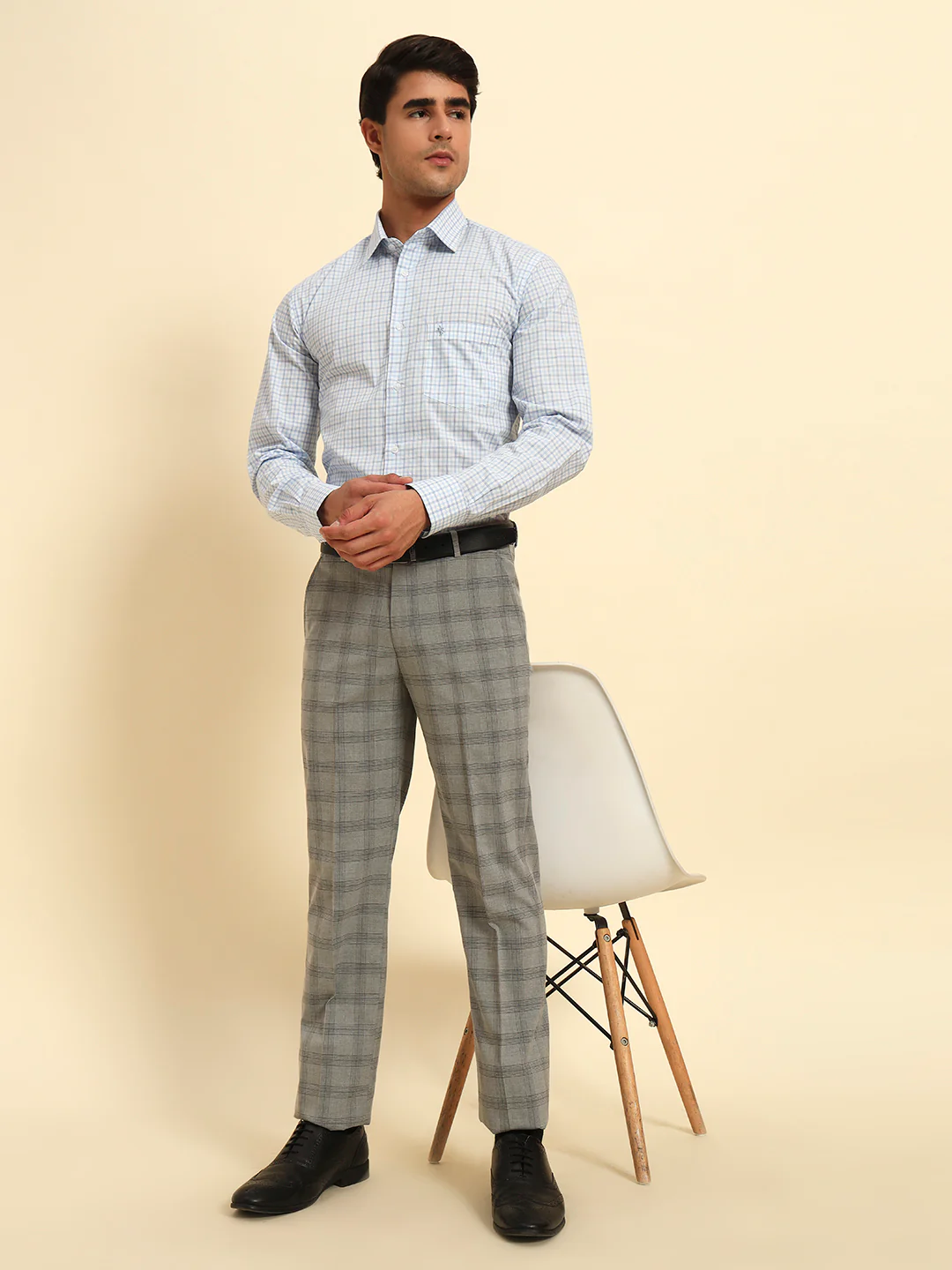 Men Gery Checkered Regular Fit Formal Trouser - Image 9