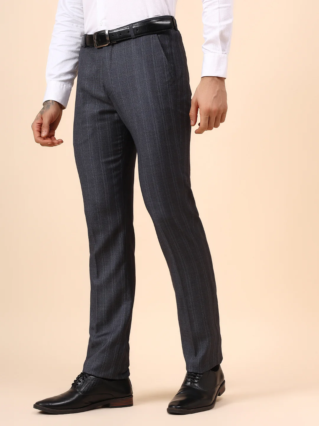 Men's Grey Checkered Non Plated Regular Fit Formal Trouser - Image 3