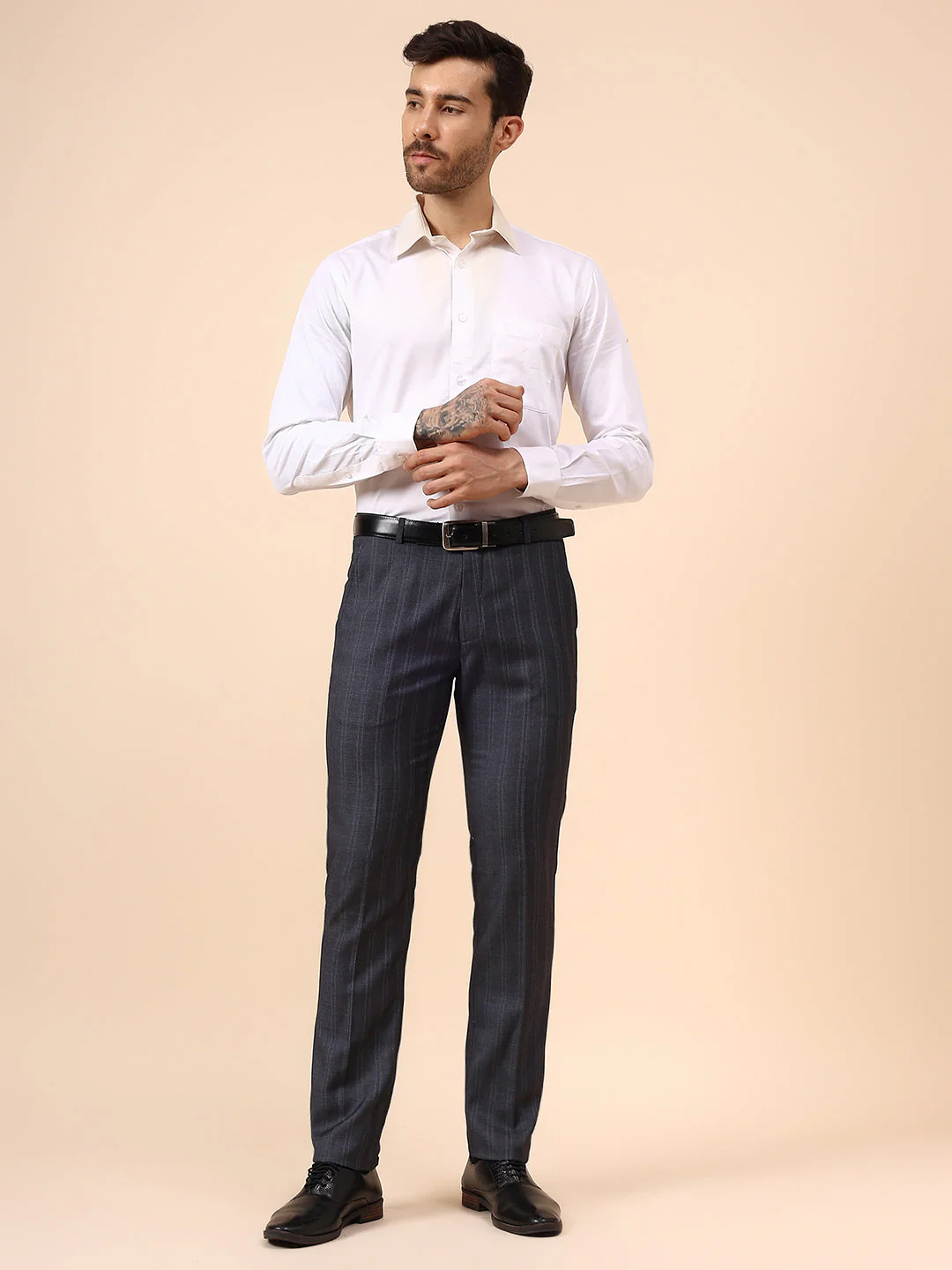 Men's Grey Checkered Non Plated Regular Fit Formal Trouser - Image 7
