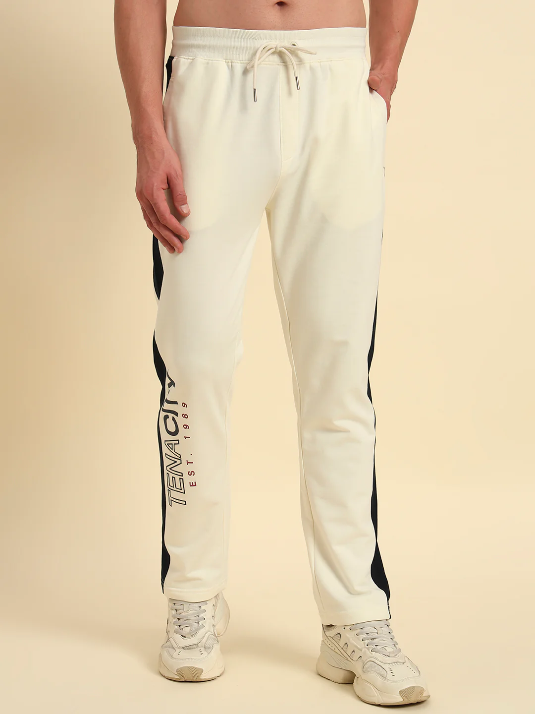 Men's Off White Solid Regular Fit Casual Track Pant - Image 3