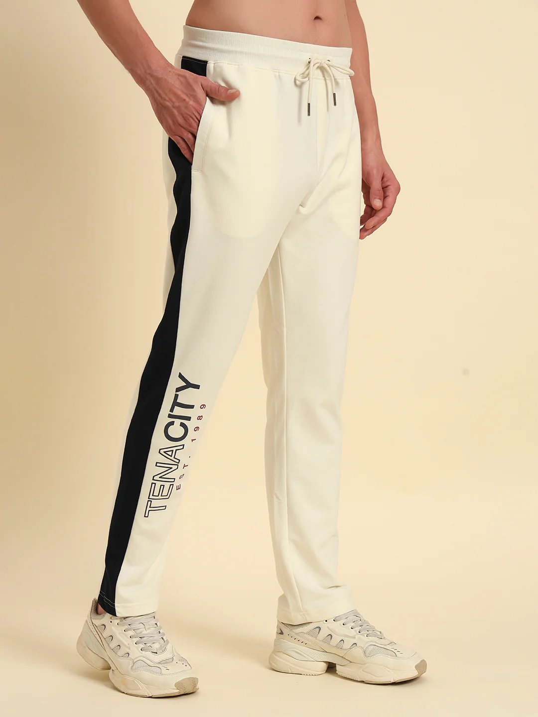 Men's Off White Solid Regular Fit Casual Track Pant - Image 6