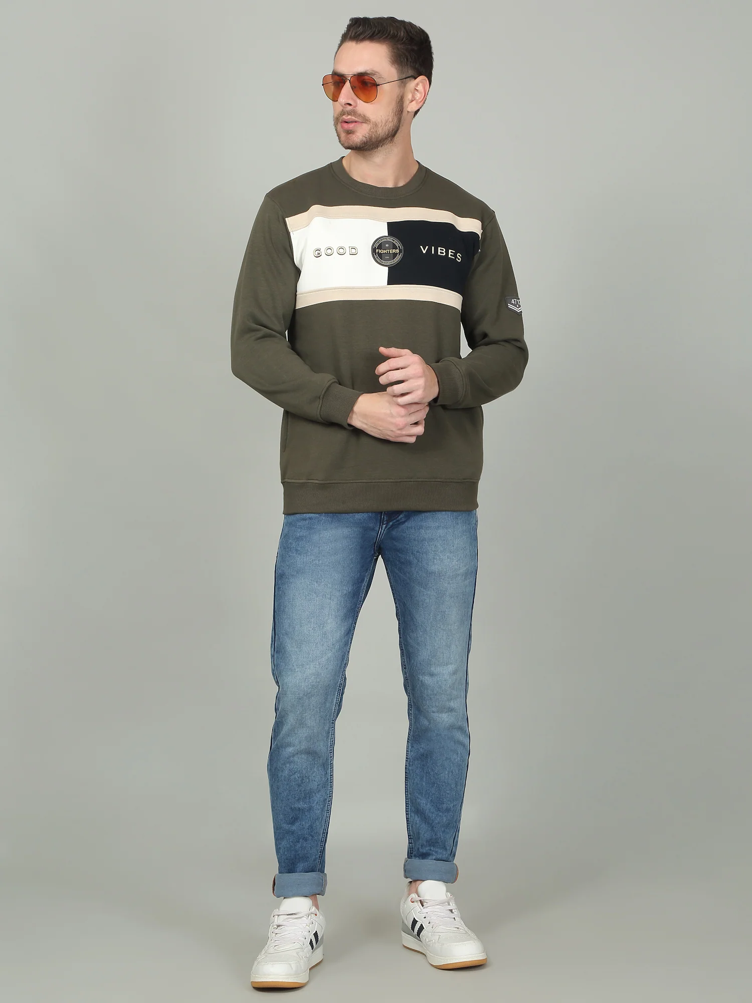 Men's Olive Colorblock Round Neck Sweatshirt - Image 2