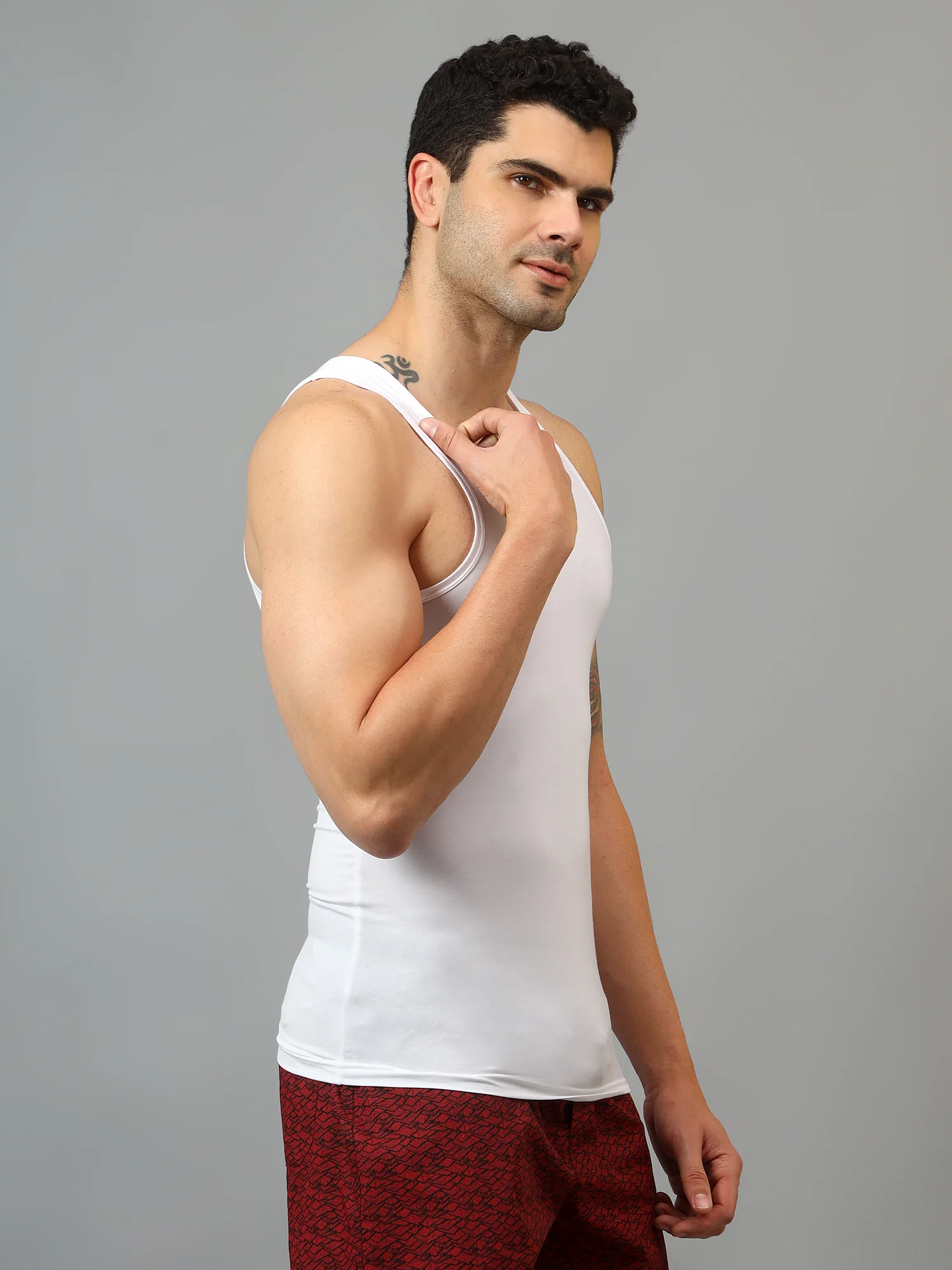 Men's Pack of 1 White U Neck Vest - Image 3