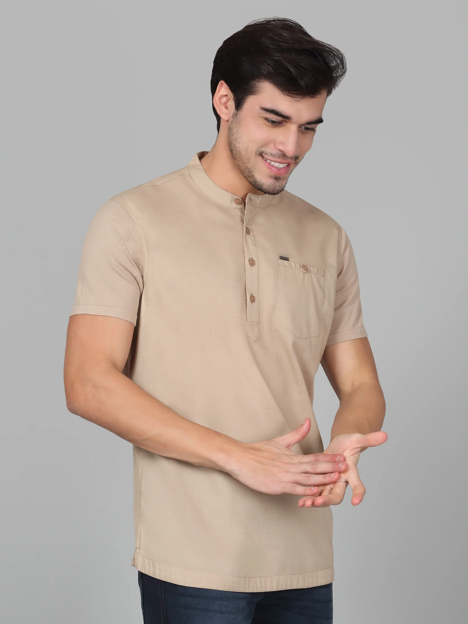Men's Solid Beige Mandarin Collar Regular Fit Half Sleeves Kurta - Image 3