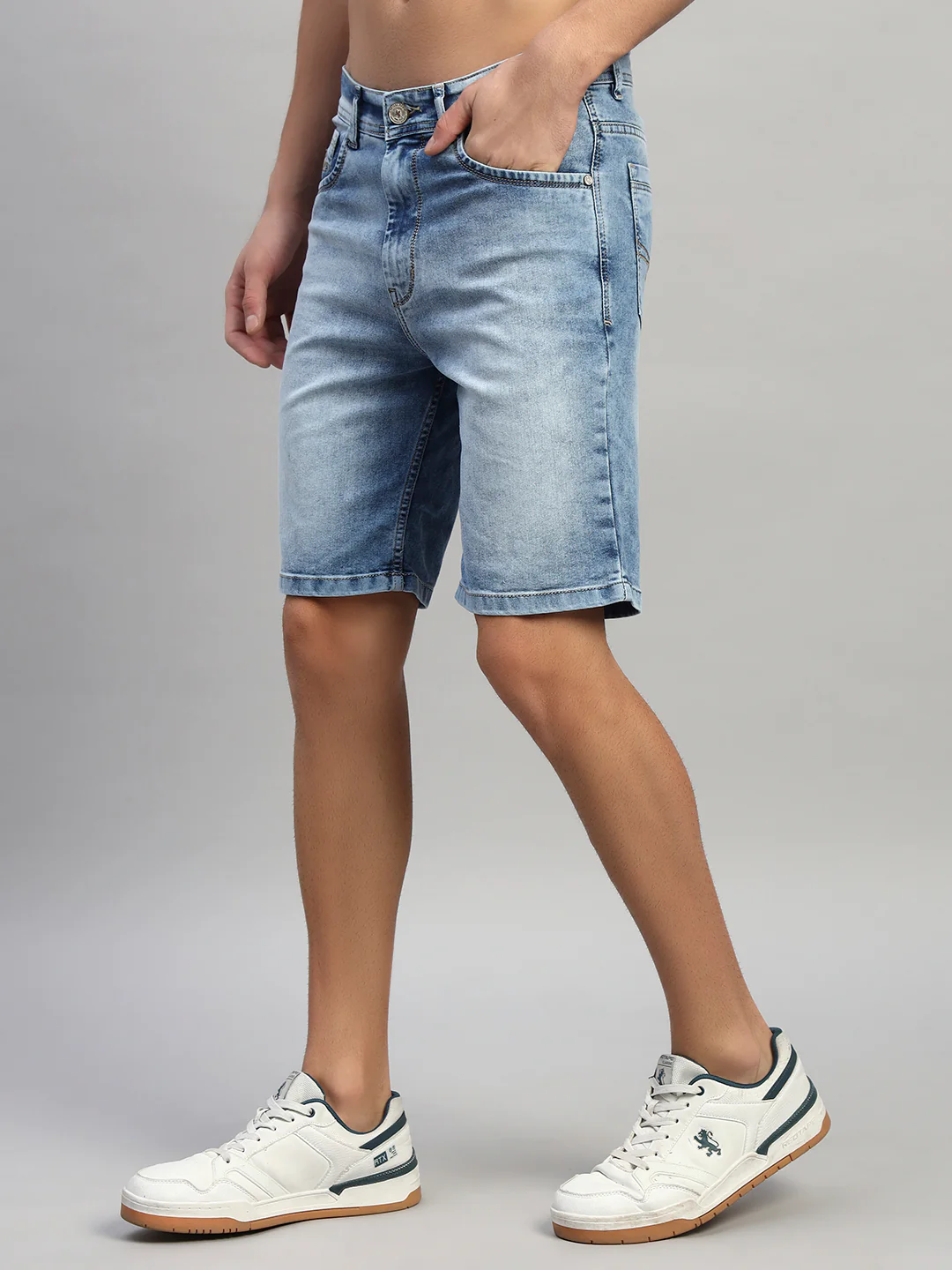 Men's Solid Denim Blue Regular Fit Casual Bermuda - Image 5