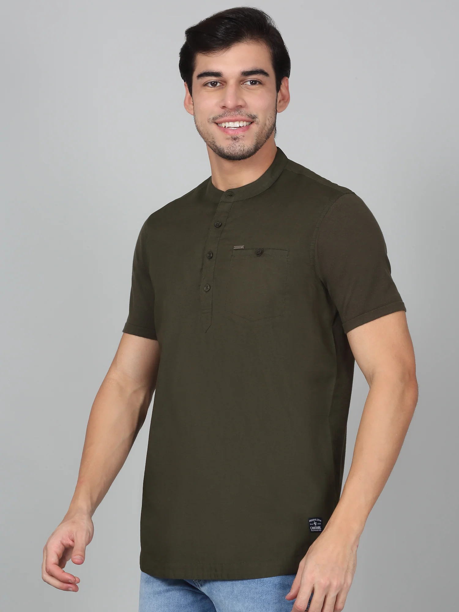 Men's Solid Green Mandarin Collar Regular Fit Half Sleeves Kurta - Image 2
