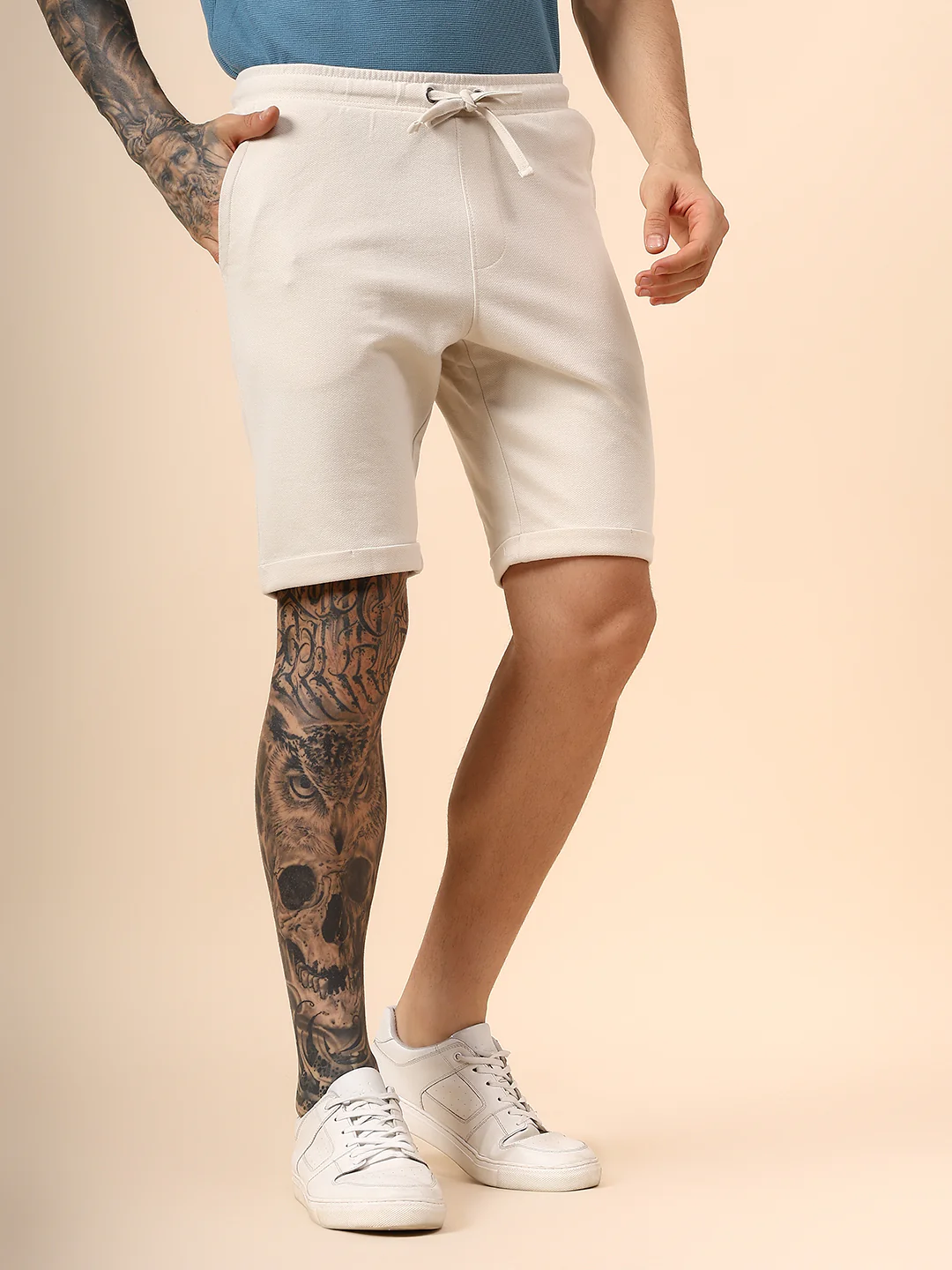 Men's Solid Off White Regular Fit Casual Bermuda - Image 8