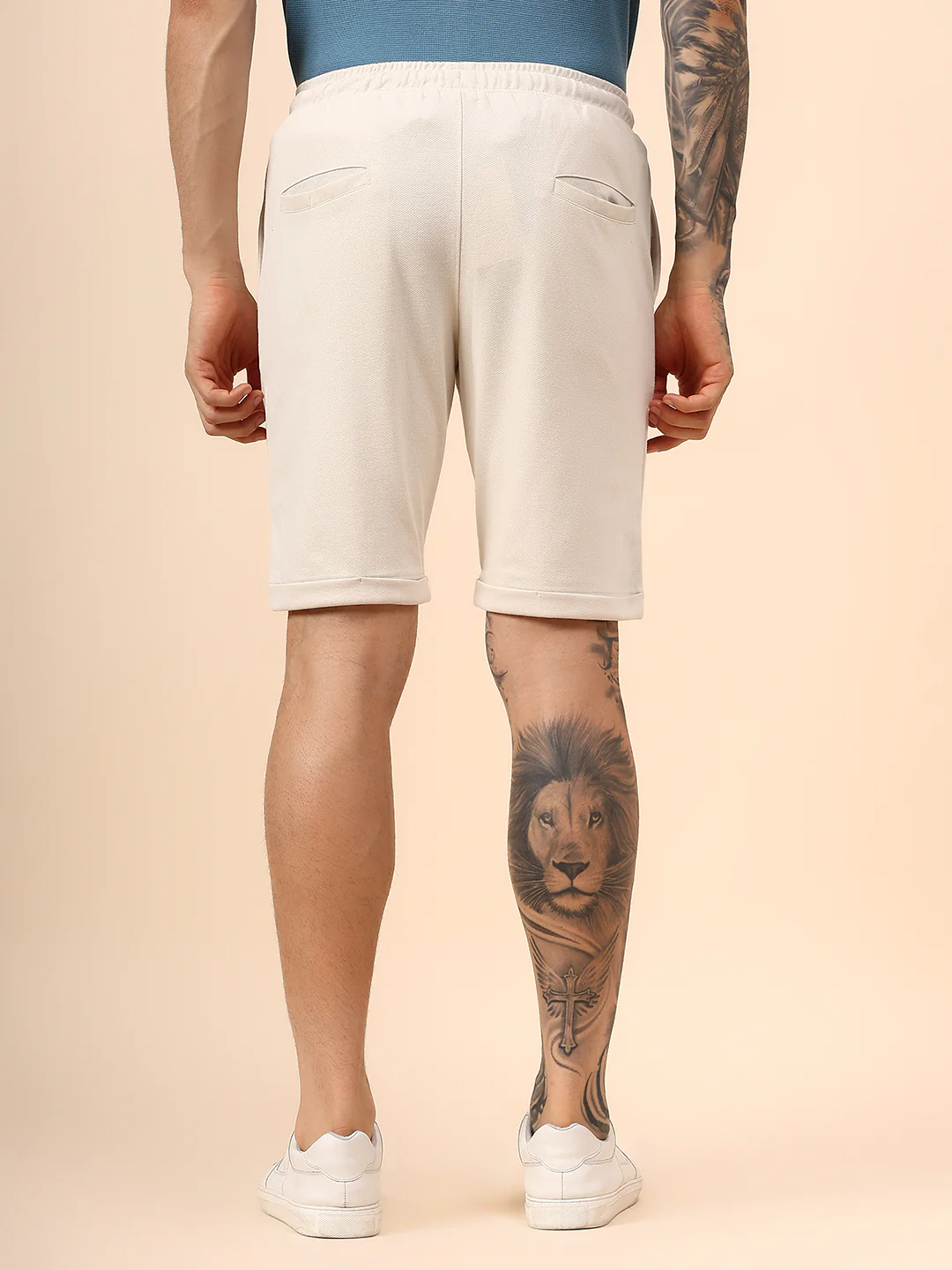 Men's Solid Off White Regular Fit Casual Bermuda - Image 9