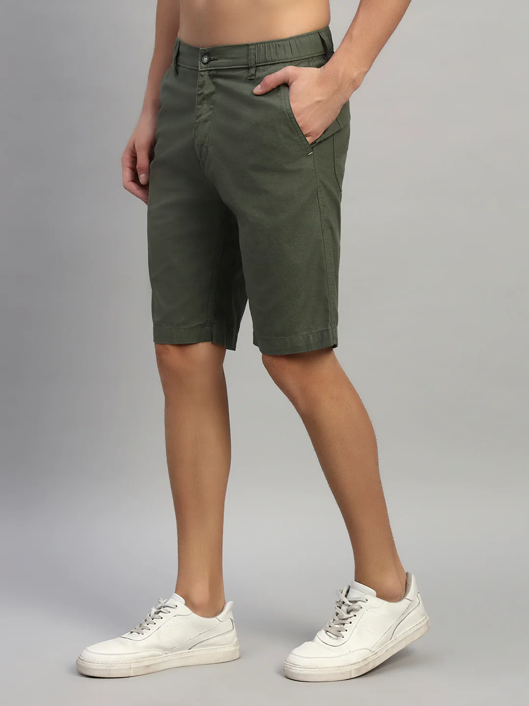 Men's Solid Olive Green Regular Fit Casual Bermuda - Image 5