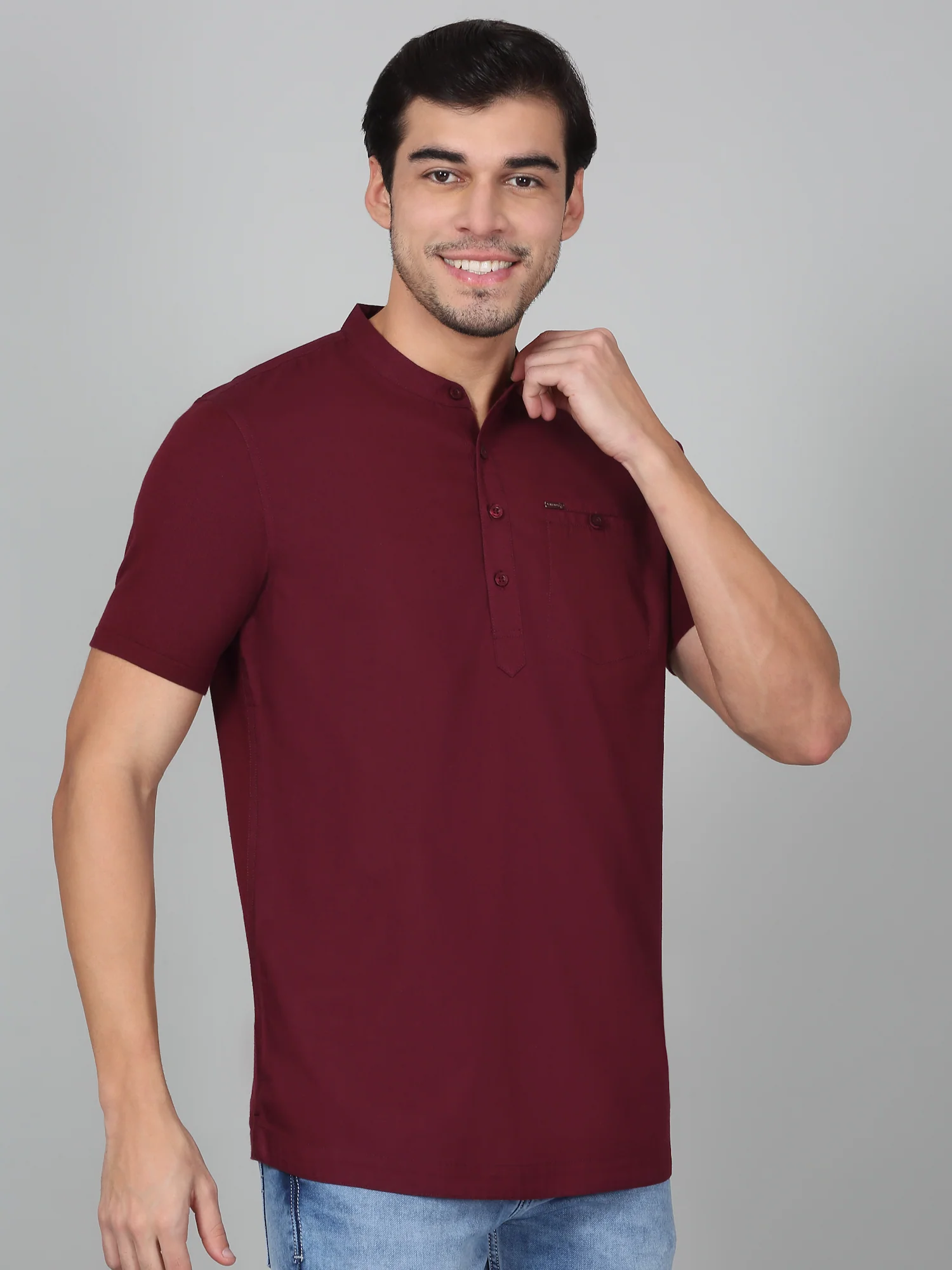 Men's Solid Wine Mandarin Collar Regular Fit Half Sleeves Kurta - Image 3