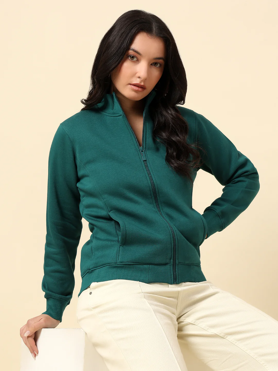 Sweatshirt for Women |Winter Wear Fleece Fabric Zipper Closure Regular Fit Solid Pattern - Image 2