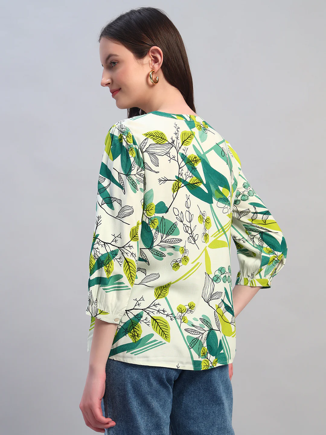 Women Green Printed V-Neck 3/4th Sleeves Casual Tunic - Image 2