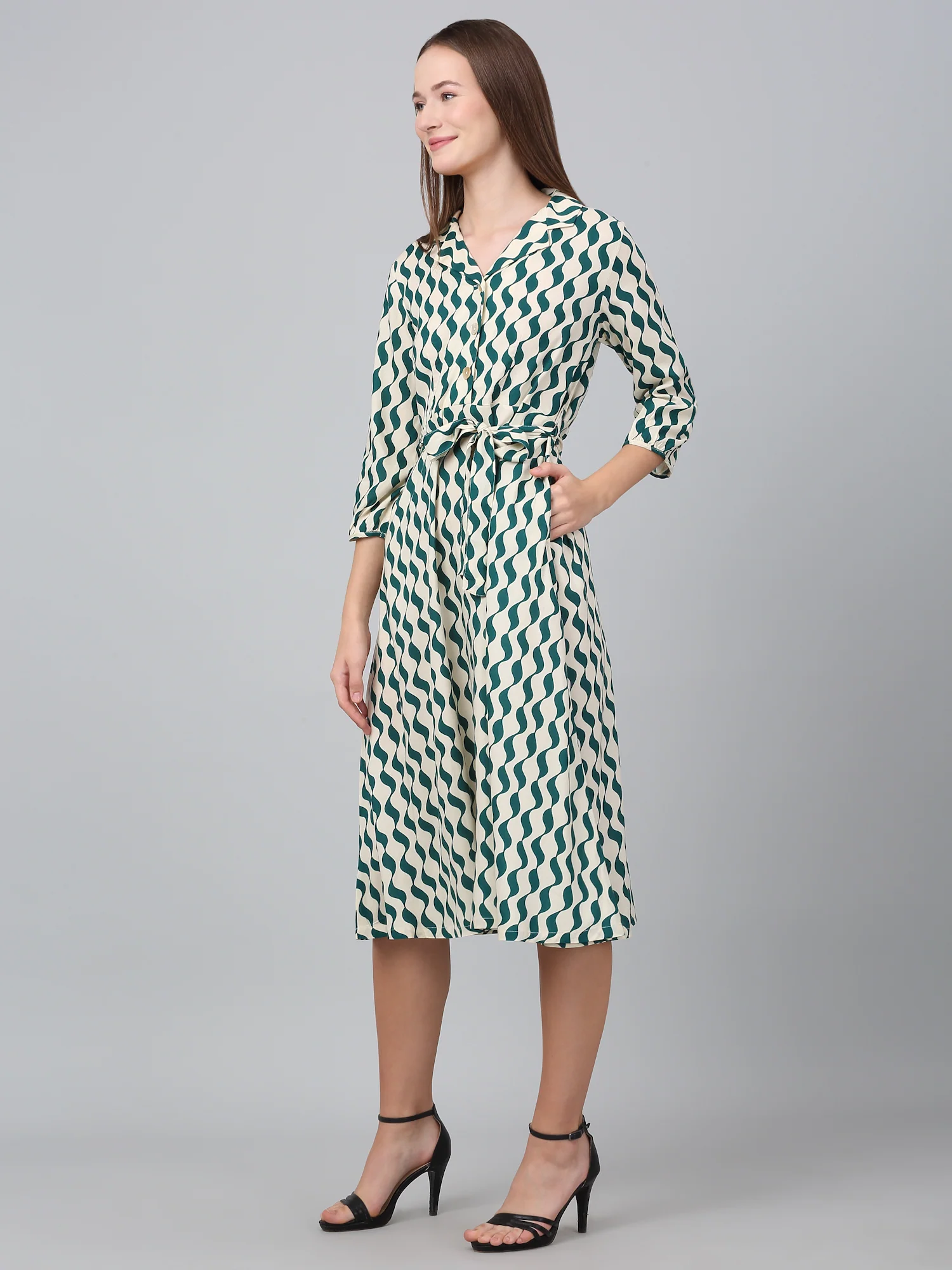 Women Green Shirt Collar Printed Dress - Image 3