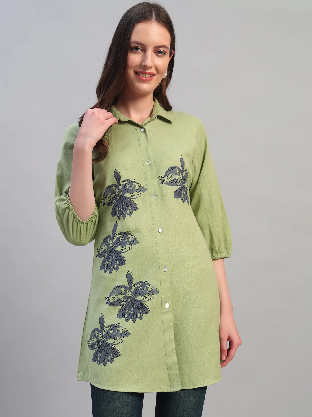 Women Light Green Solid 3/4th Sleeves Casual Long Tunic - Image 2
