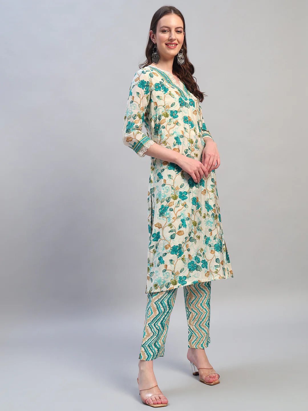 Women Printed Blue V-Neck 3/4th Sleeves Kurti Plazzo Set - Image 5