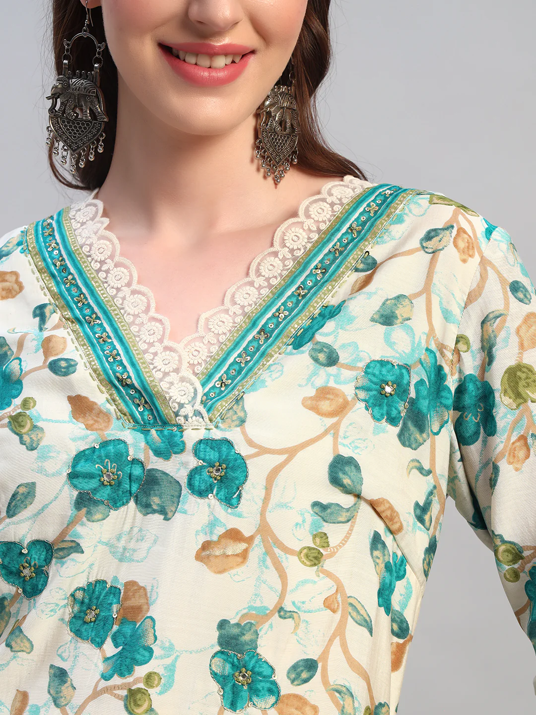 Women Printed Blue V-Neck 3/4th Sleeves Kurti Plazzo Set - Image 6