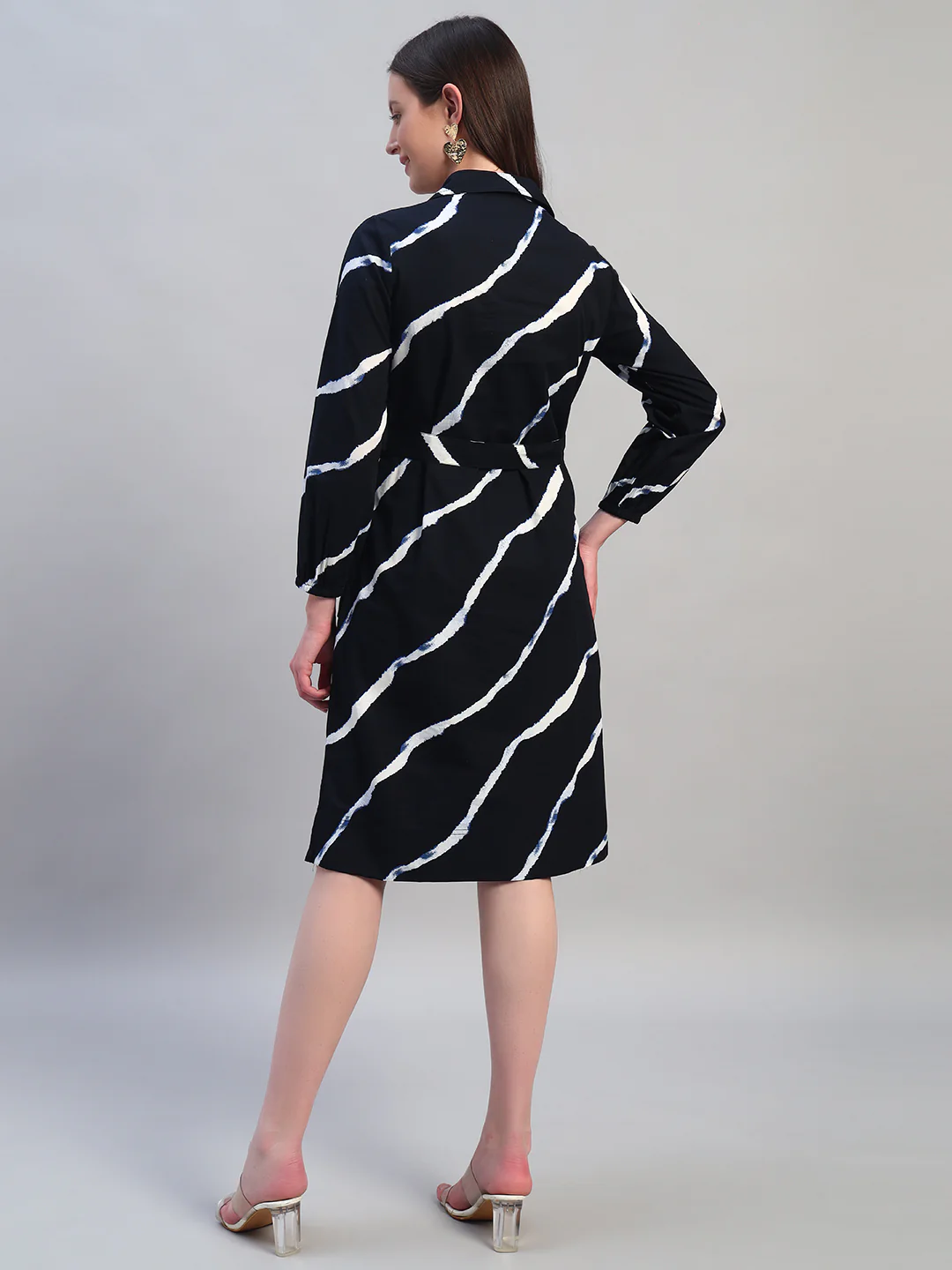 Women Printed Navy Blue Spread Collar Full Sleeves Casual Dress - Image 4