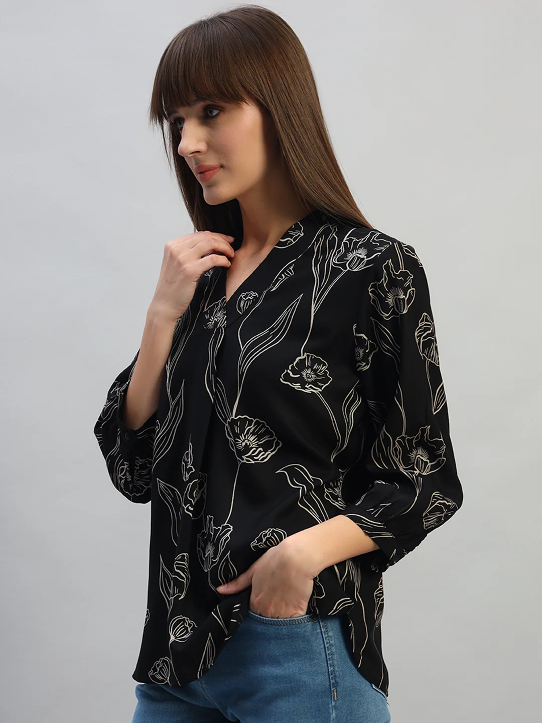 Women's Black Printed Full Sleeves V-Neck Casual Top - Image 3