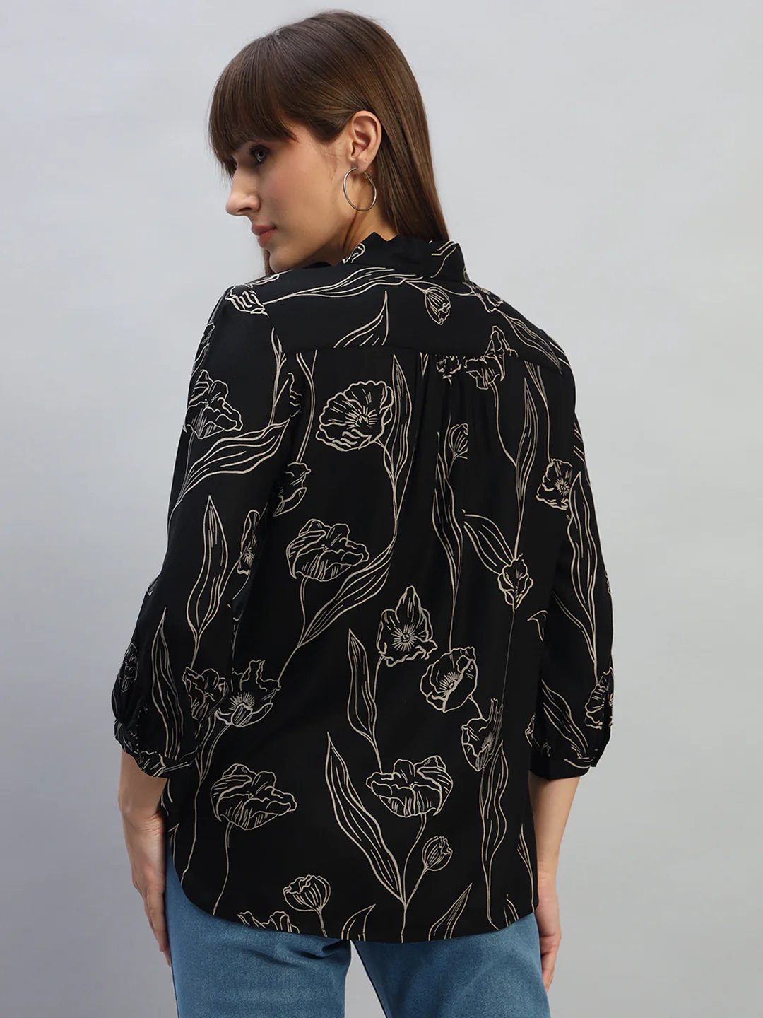 Women's Black Printed Full Sleeves V-Neck Casual Top - Image 4