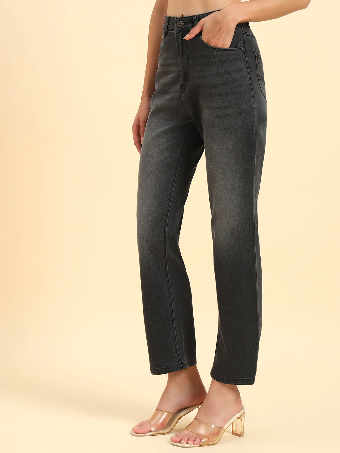 Women's Black Solid Regular Fit Casual Jeans - Image 4