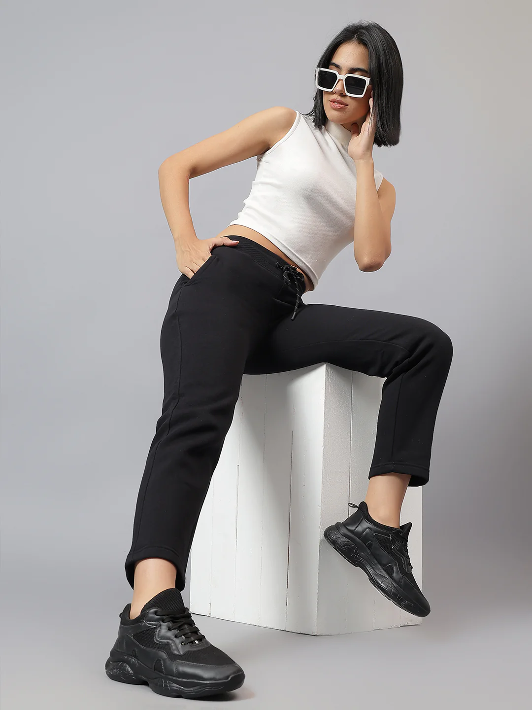 Women's Black Solid Winter Track Pant - Image 3