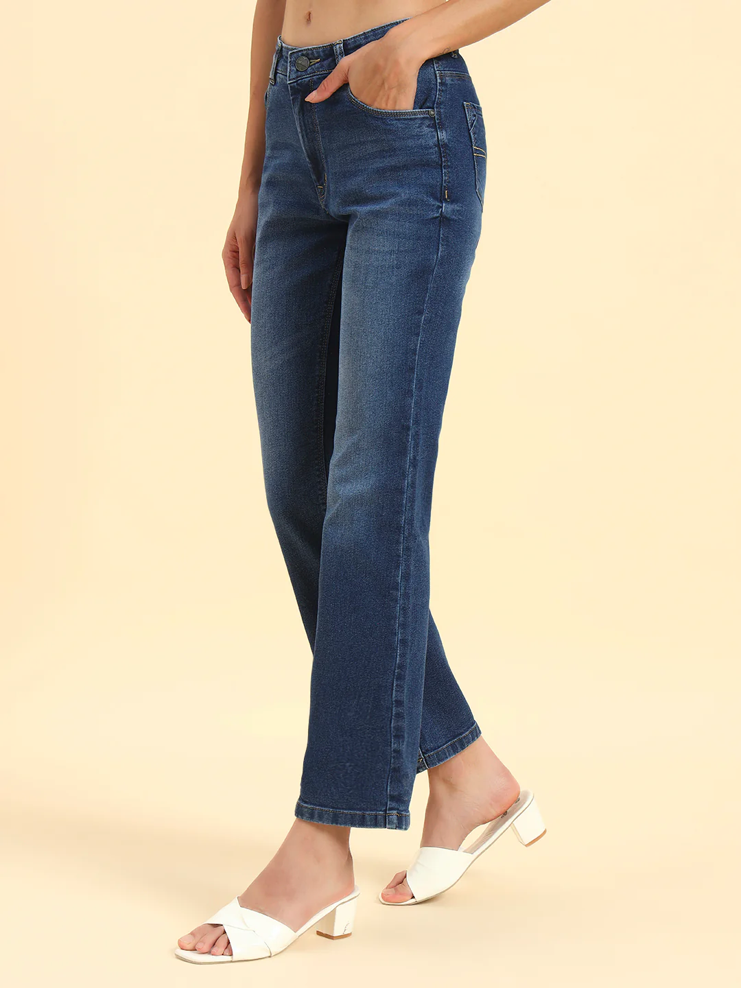 Women's Blue Solid Regular Fit Casual Jeans - Image 4