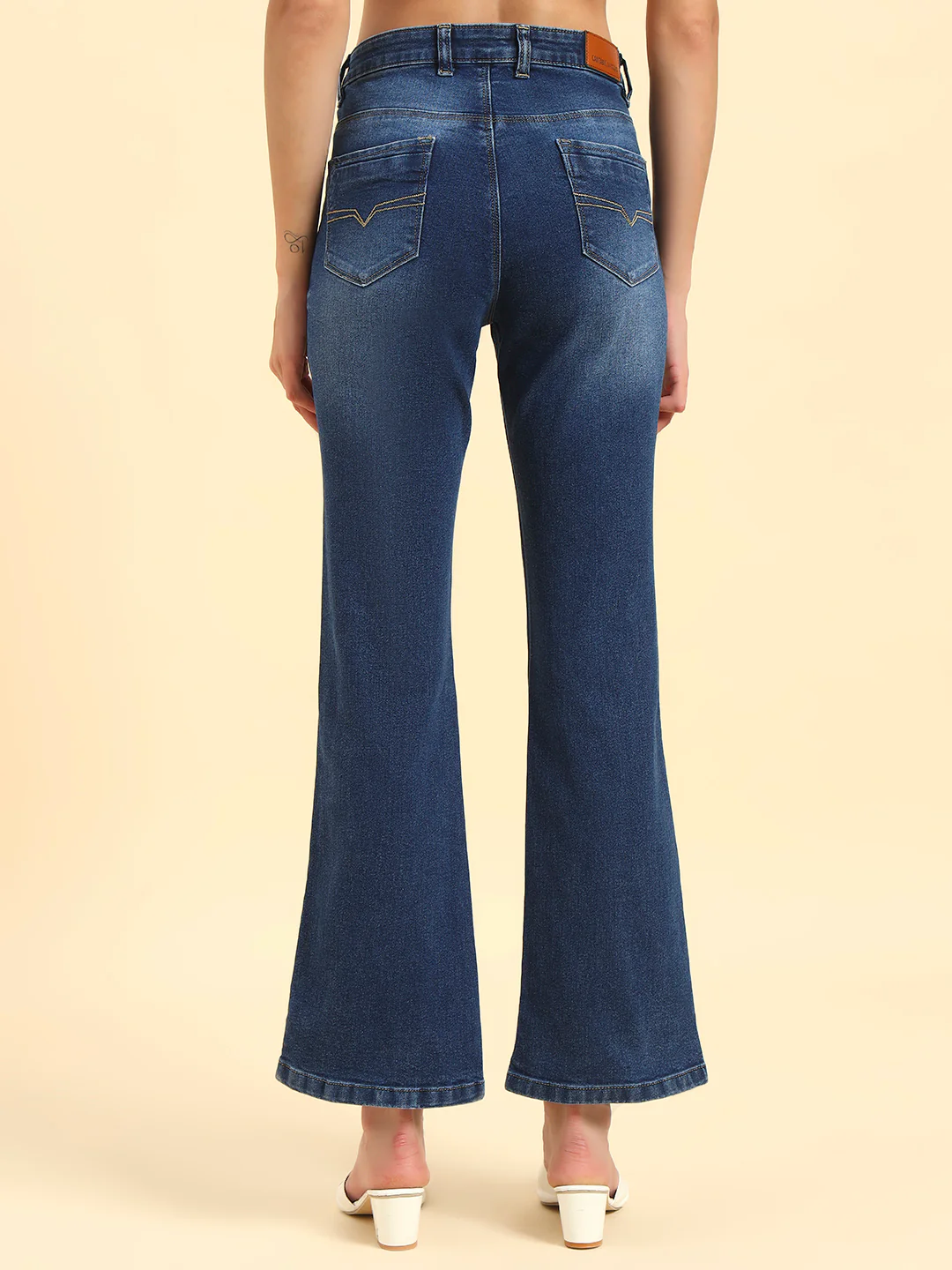 Women's Blue Solid Regular Fit Casual Jeans - Image 7
